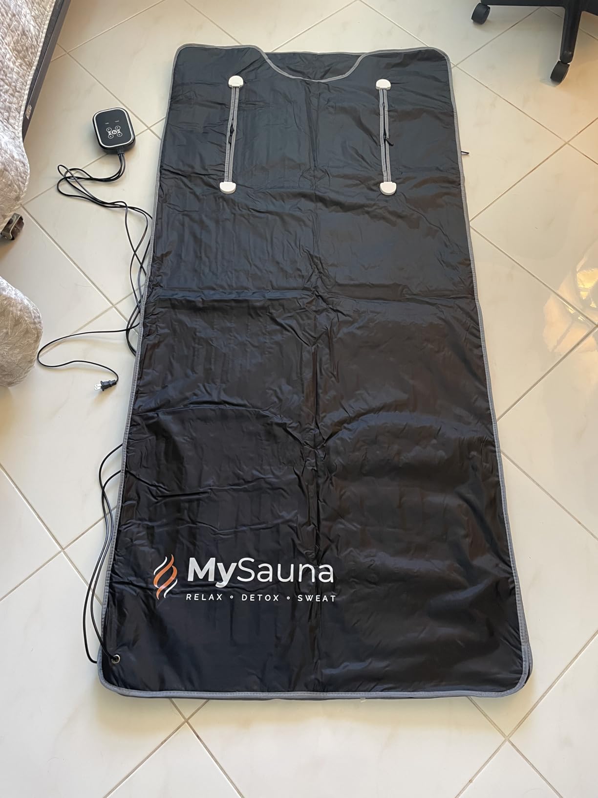 MySauna At-Home Sauna Blanket for Detox & Relaxation | XL Size 6.2 x 3 ft | Fits Him & Her, Fast Sweat, Reaches 176°F, Includes Carry Bag & Upgraded Control Panel customer photo 2