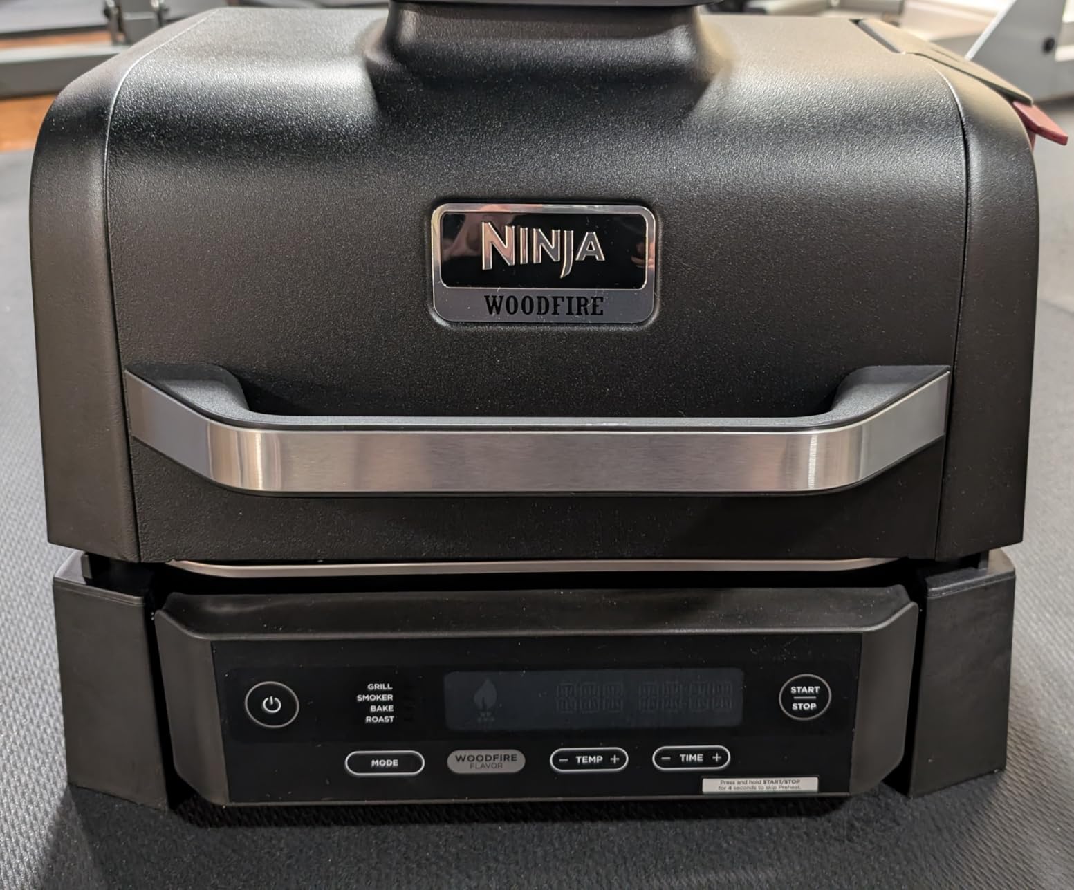 Ninja Woodfire Outdoor Grill & Smoker, 4-in-1 Functionality, Grill, Smoke, Bake, Roast, Authentic Woodfire Flavors, Electric Heat, OG301 customer photo 1