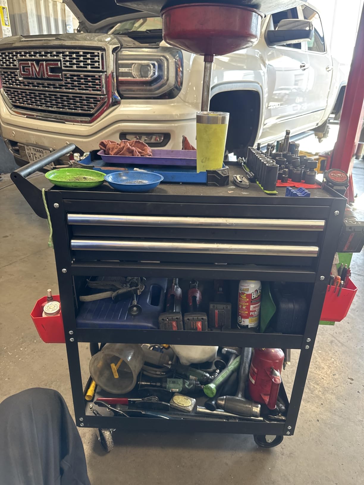 VEVOR 5-Tier Tool Cart with Wheels, 400 lbs Load Capacity, Rolling Work Cart with 2 Drawers & Pegboard, Mechanic Tool Storage Organizer with Locking System for Garage, Warehouse and Repair Shop, Black customer photo 1