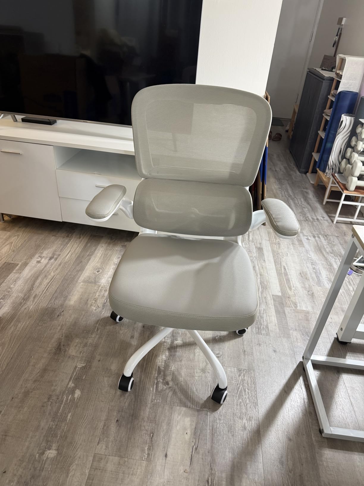 TRALT Ergonomic Office Chair Desk Chair with Adjustable Lumbar Support | Desk Chair Comfy with Flip-up Armrests Ergonomic Chair - Mesh Computer Chairs for Adults, 330lbs, PU Leather (White, 1) customer photo 1