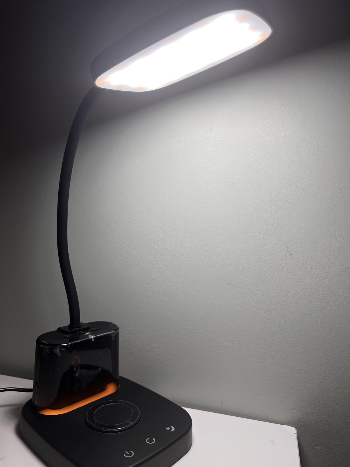 Desk Lamp, Bedside Table Lamps with Wireless Charger and Clock, 30Mins Auto-Off Night Light Lamp, 3 Color Modes Dimmable Touch 800LM CRI 95, LED Desk Lamps for Home Office, Adapter Included customer photo 1