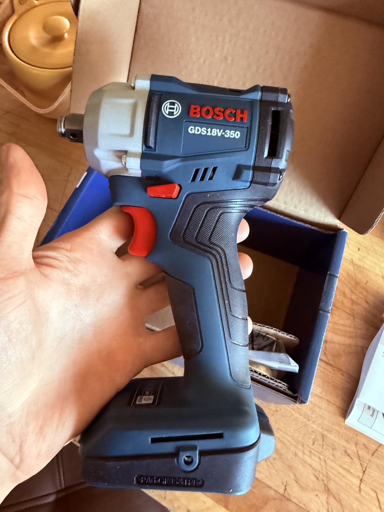 Bosch GDS18V-350N 18V Brushless 1/2 In. Mid Torque Impact Wrench - 410 Ft.-Lbs Breakaway Torque, 250 Ft.-Lbs Fastening Torque, Compact Design (Bare Tool) customer photo 2