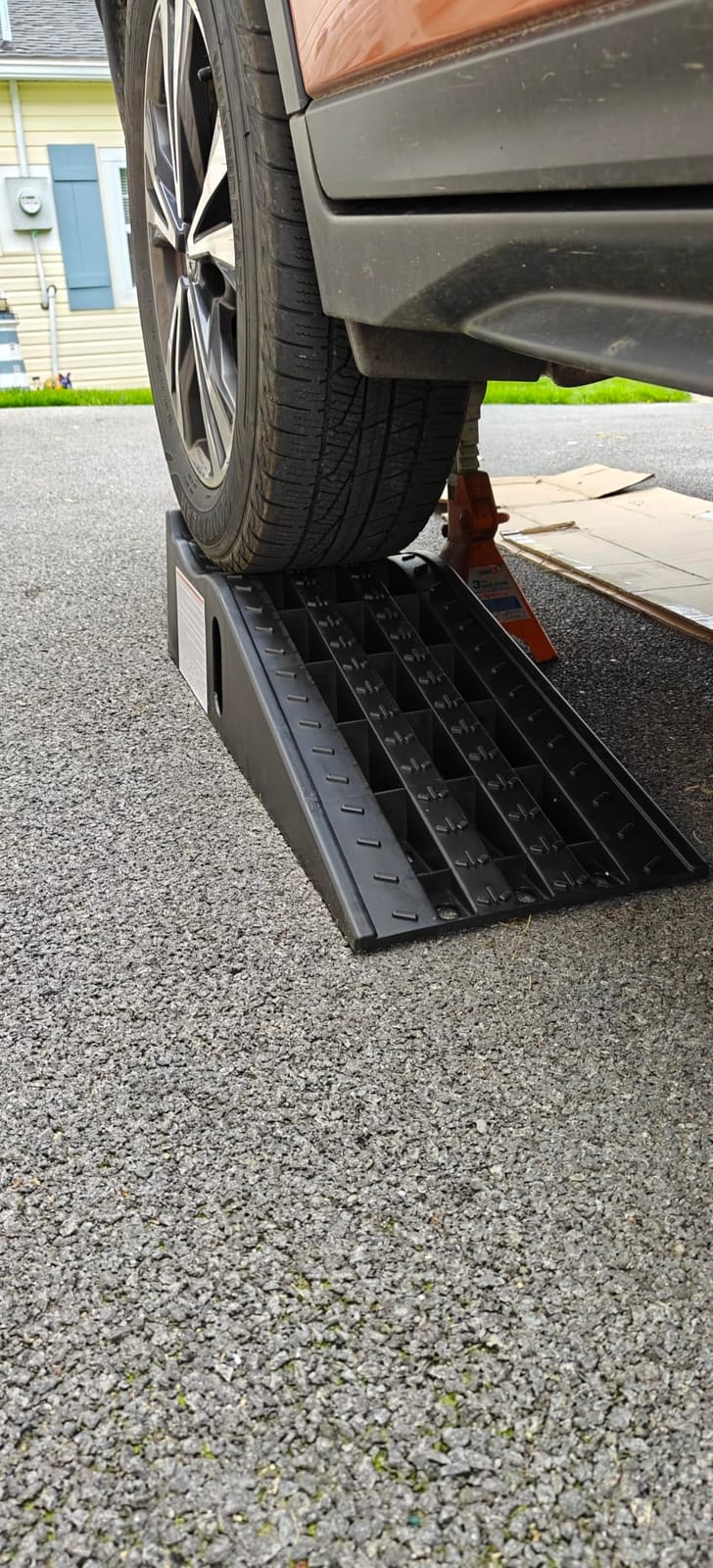 Amazon Basics Low Profile Car Ramps for Oil Changes & Home Garage Lifts, 3,250 Lbs Capacity Per Ramp, Textured Traction Surface, Black, 2-Pack customer photo 2