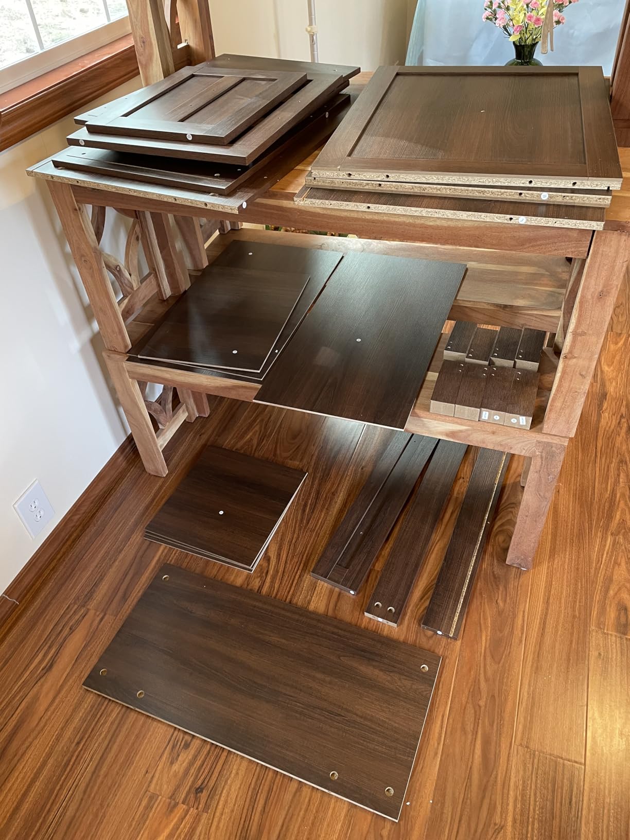 GarveeHome Executive Desk with File Drawers, Farmhouse Home Office Desk with Charging Station, 60 in Wooden Computer Desk with Cabinet Storage for Work Study Writing, White Walunt customer photo 1
