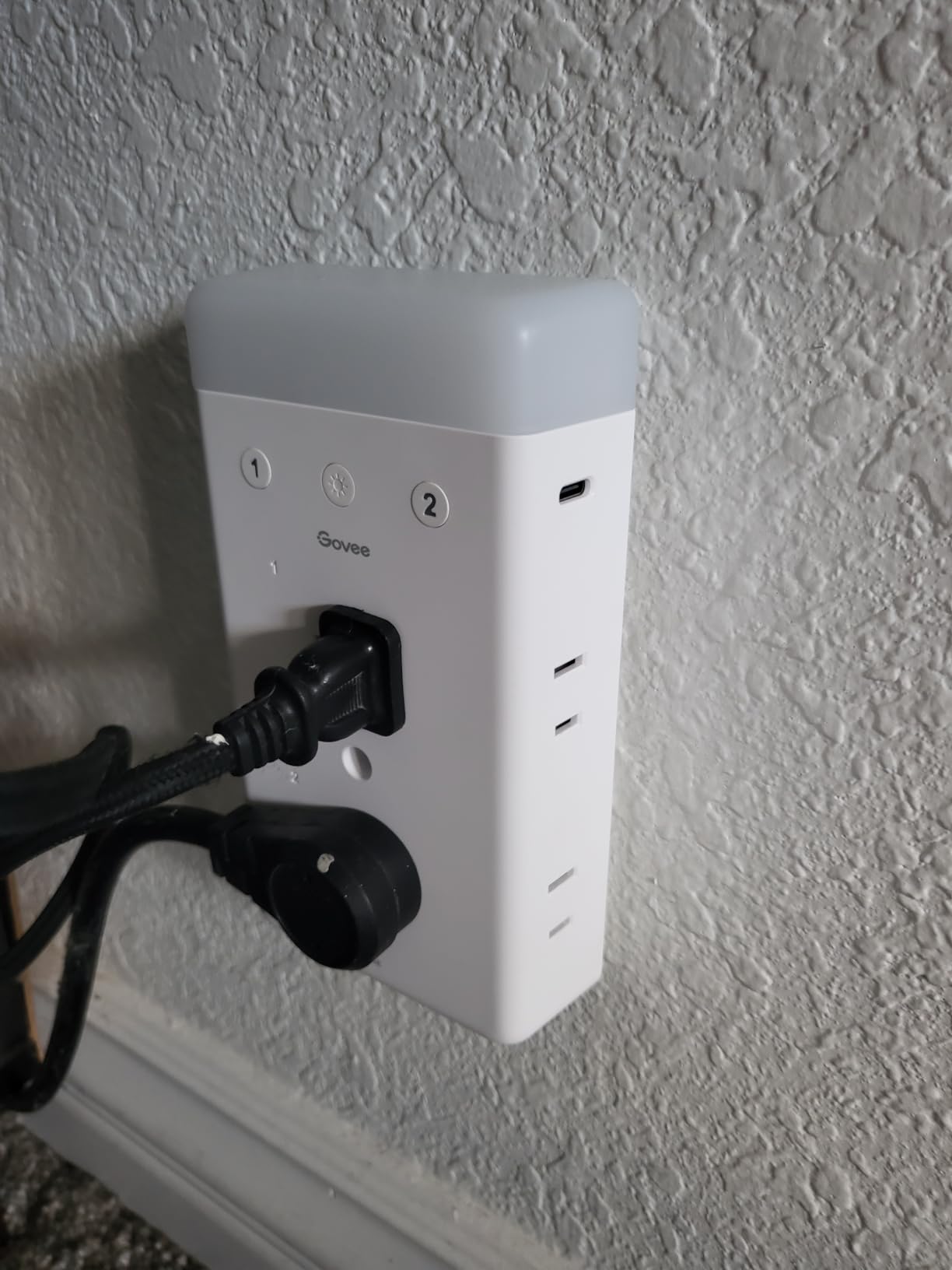 Govee Smart Plug Outlet Extender, 3-Sided Power Strips with RGB Night Light | Power Strips with 2 Smart Outlets & 2 USB Ports, APP and Voice Control, Surge Overload Protection for Home Office customer photo 1