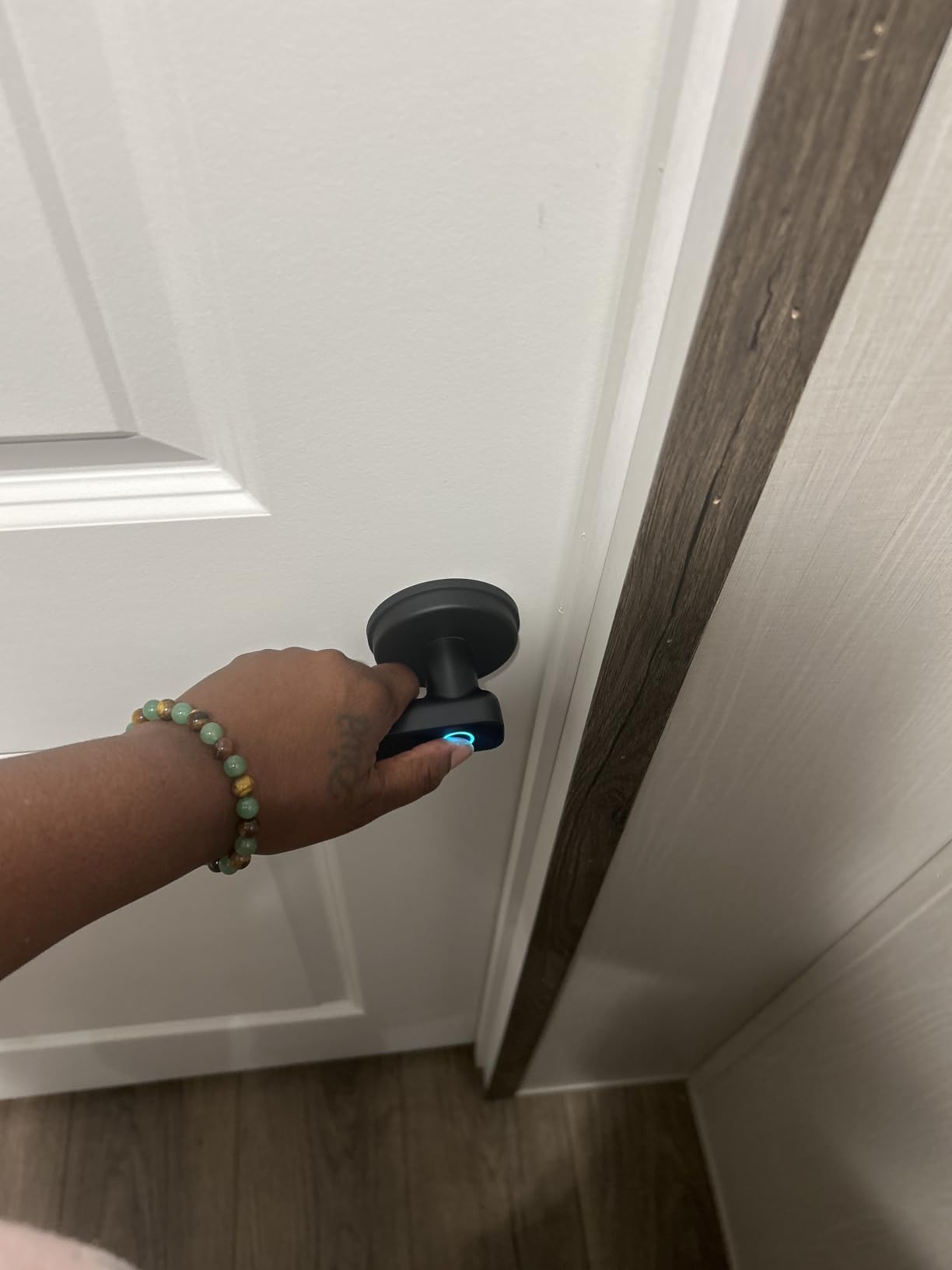 BIWIBON Fingerprint Door Lock - Fingerprint Door Knob with 5 Unlock Options, Anti-Peep Code, Adjustable Auto-Lock, Inside Lock, for Home, Office, Apartment, Bedroom - Black customer photo 2