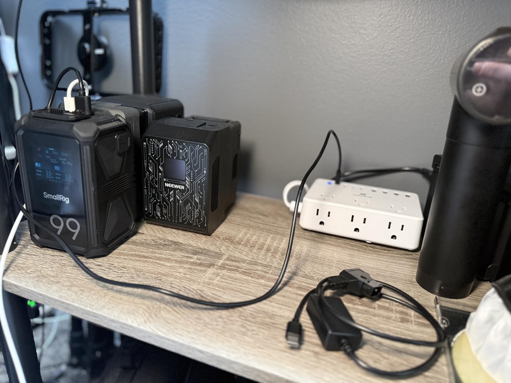 Kakyanill 100W Charging Station, Power Strip with 6 AC Outlets 8 USB Ports | Surge Protector, 5ft Flat Plug Extension Cord, Compact for Desk Home Office Dorm, Black customer photo 2