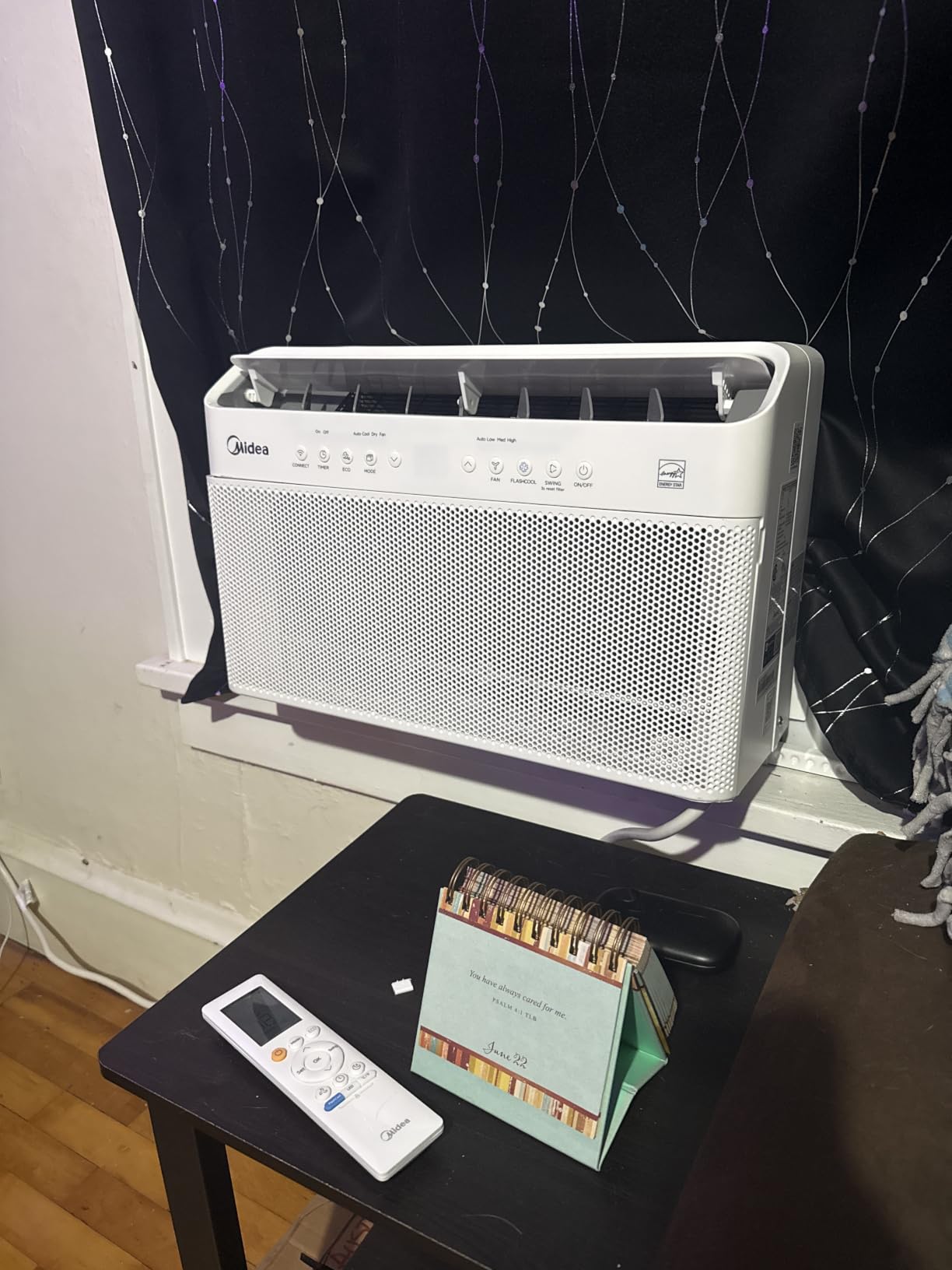 Midea 12,000 BTU U Shaped Window Air Conditioner, Cools up to 550 Sq Ft, 2026 New customer photo 2