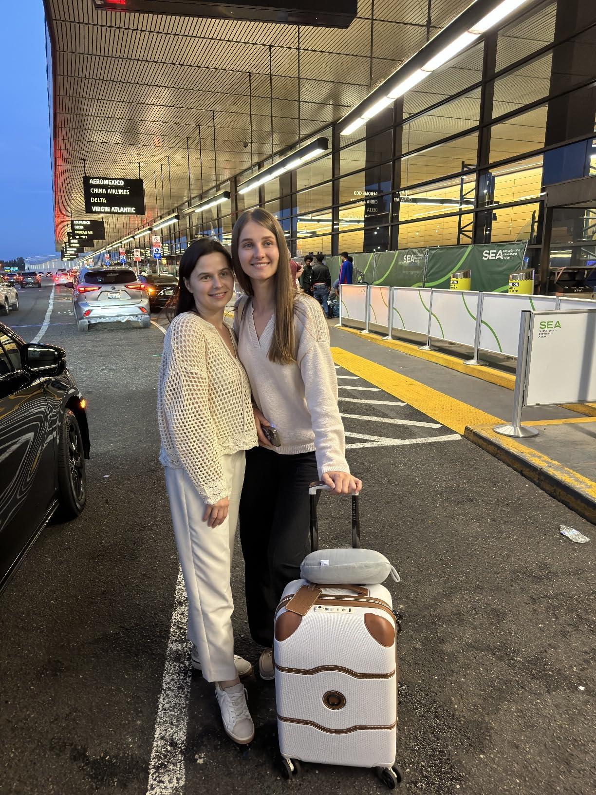Delsey Chatelet Air 2.0, 20 Inch Carry-On Plus Luggage, Beige Rose customer photo 2