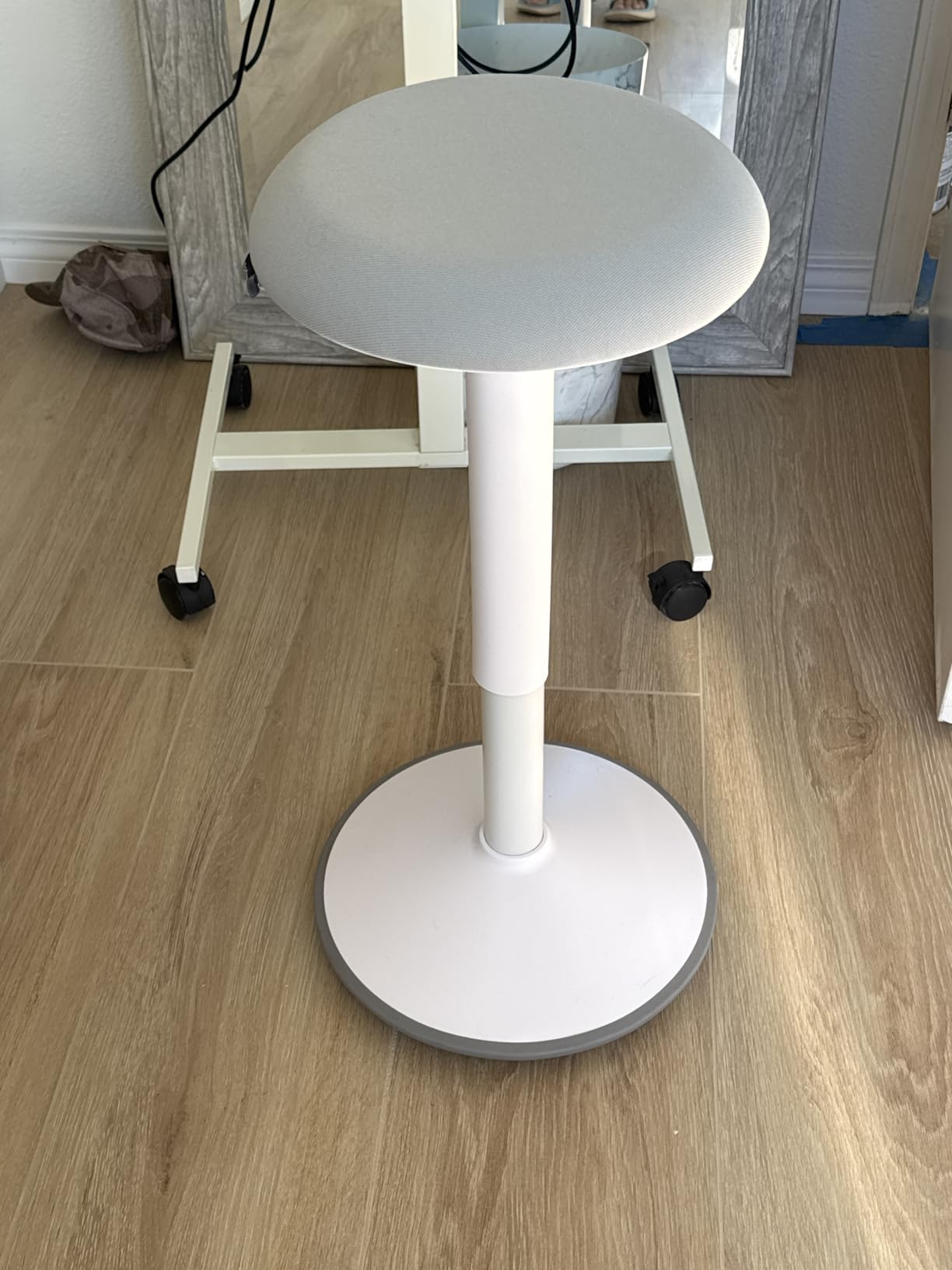 Standing Desk Stool Chair, Height Adjustable Stool 21-31 inch for Office and Classroom, Swivel seat, Anti-Slip Bottom Ergonomic Wobble Stool with Rocking Motion, Orange customer photo 2