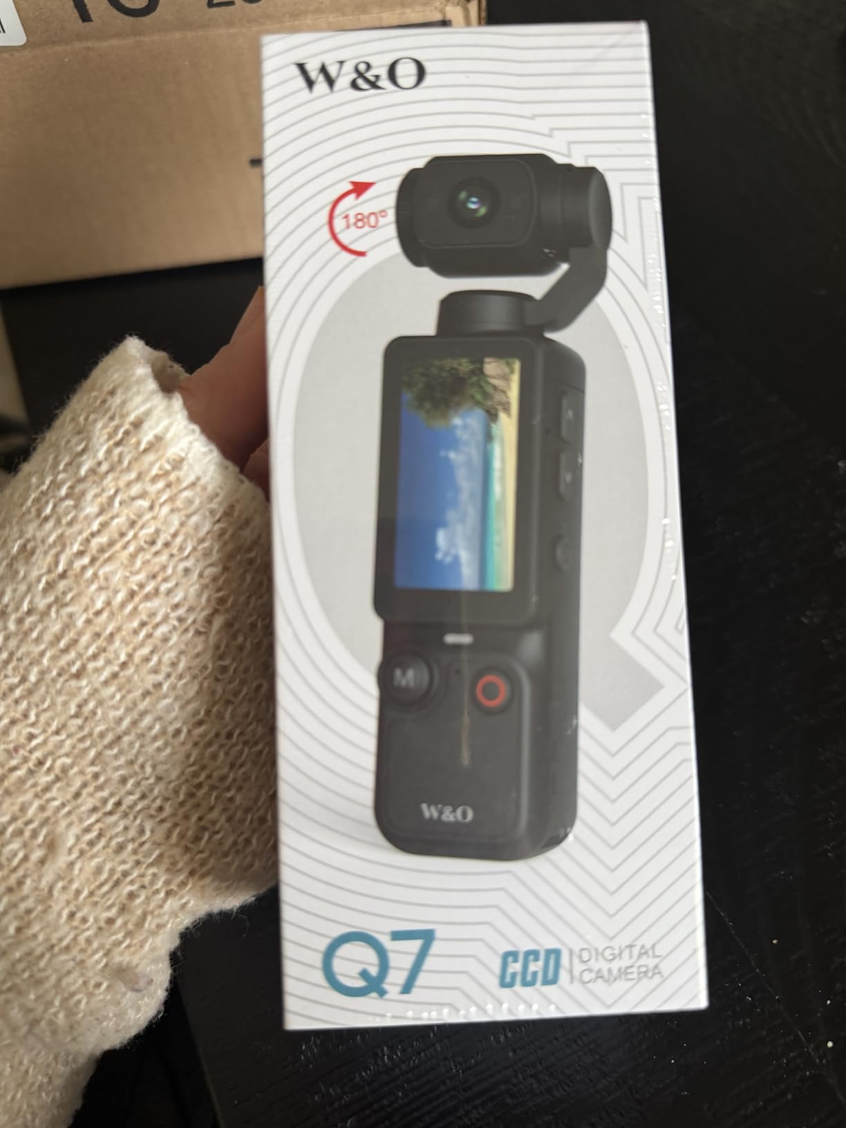 Vlogging Camera, Mini Camcorder, Portable Handheld Video Camera with 180° Rotating Lens, 7-Hour Battery, 32GB Card, One-Button Recording for Travel and Daily Moments customer photo 2