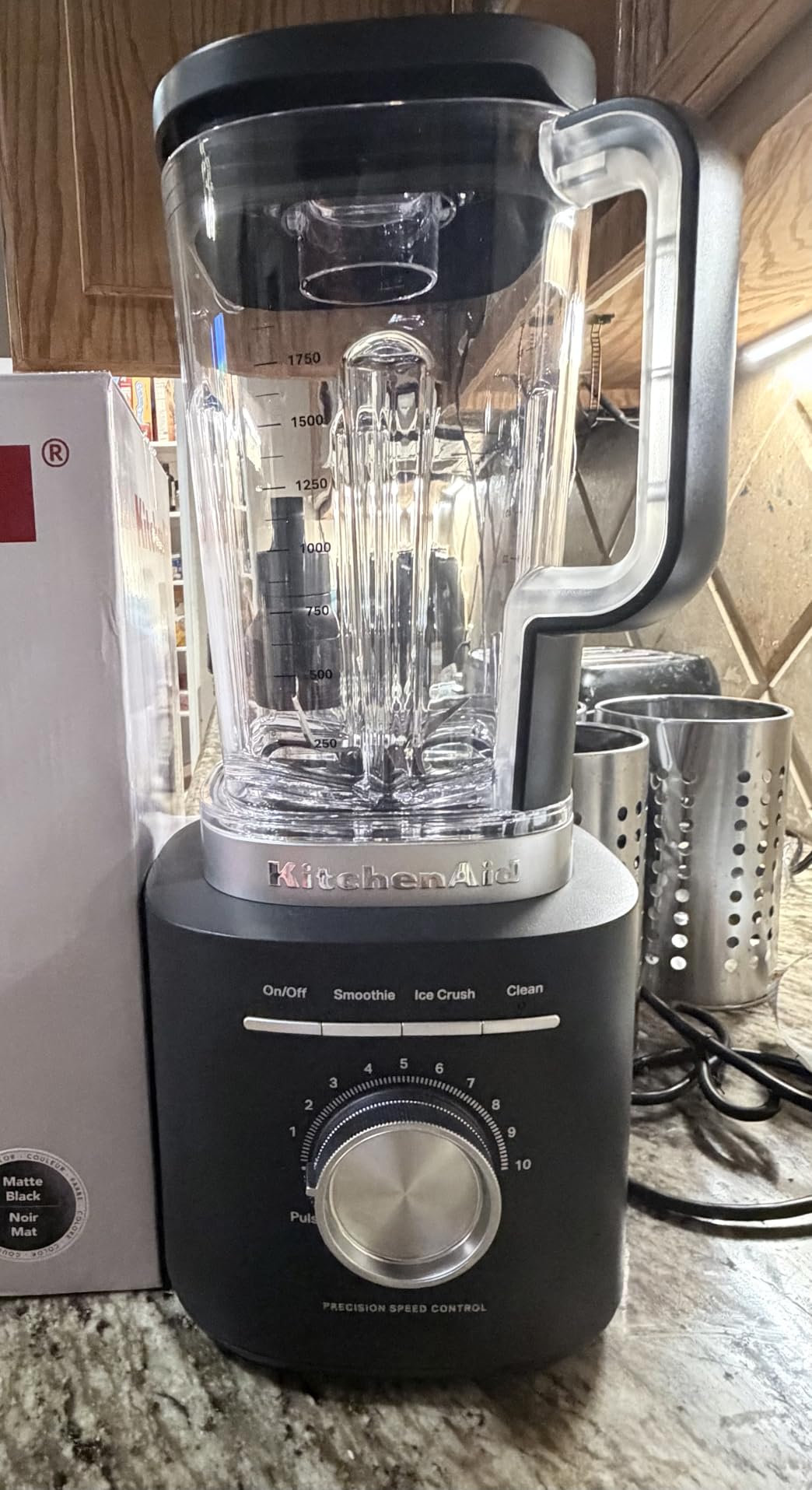 KitchenAid Pure Power Blender with 2 Blending Jars, 1700 Watt Peak Power, 68 oz Blending Jar, Includes 2 16-oz Personal Blending Jars, Model KSB2078DG customer photo 1