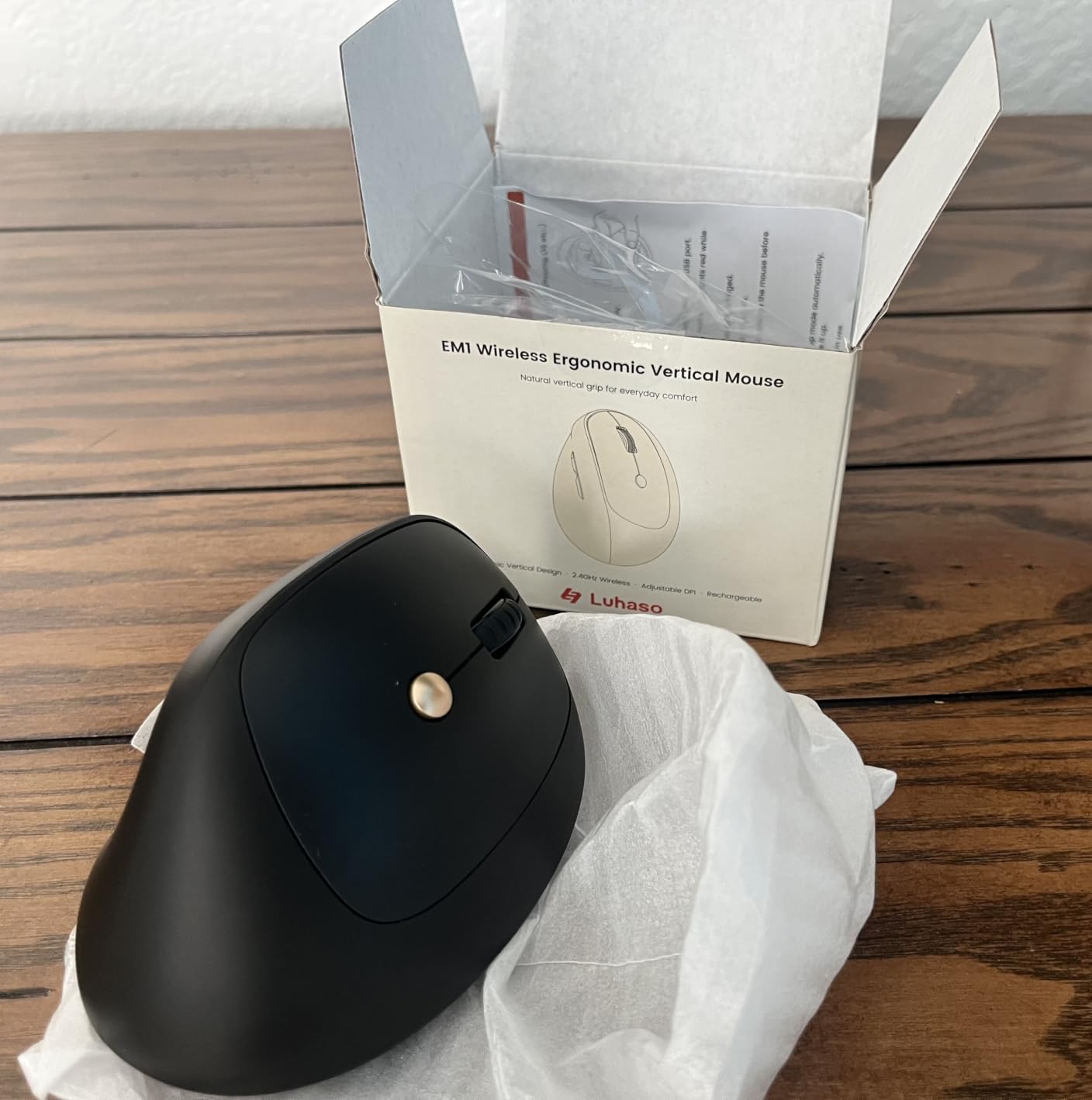 Ergonomic Vertical Wireless Mouse, 57° Natural Handshake for Wrist Pain Relief, Rechargeable 2.4G USB Computer Mouse, Quiet Click, 800/1200/1600 DPI, for Laptop PC Mac, Small/Medium Hands (Black) customer photo 1