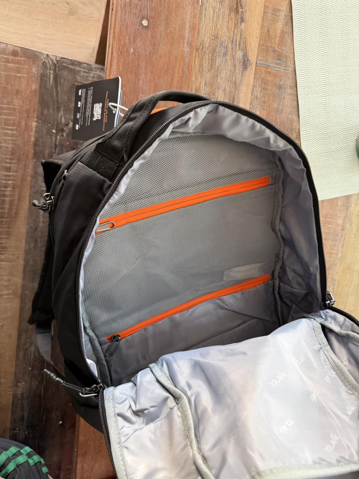 Tolaccea Travel Laptop Backpack 30L Carry On TSA Approved for Commute Trips | 100% RPET Recycled Fabric | EVA-cushioned Laptop Protection | TSA 180° Lay-flat Opening | Reinforced Stability Base Panel customer photo 2