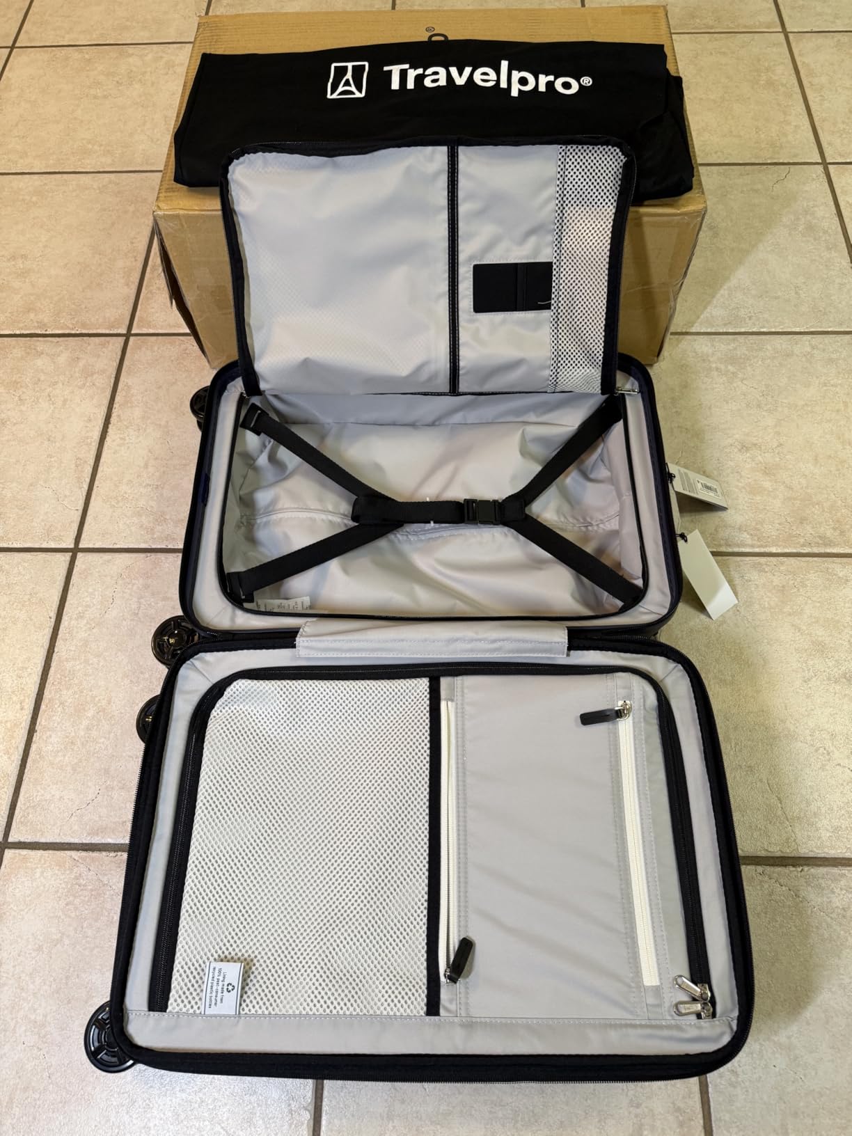 Travelpro Platinum Elite Hardside Checked Luggage Spinner, Navy, 28-Inch customer photo 2