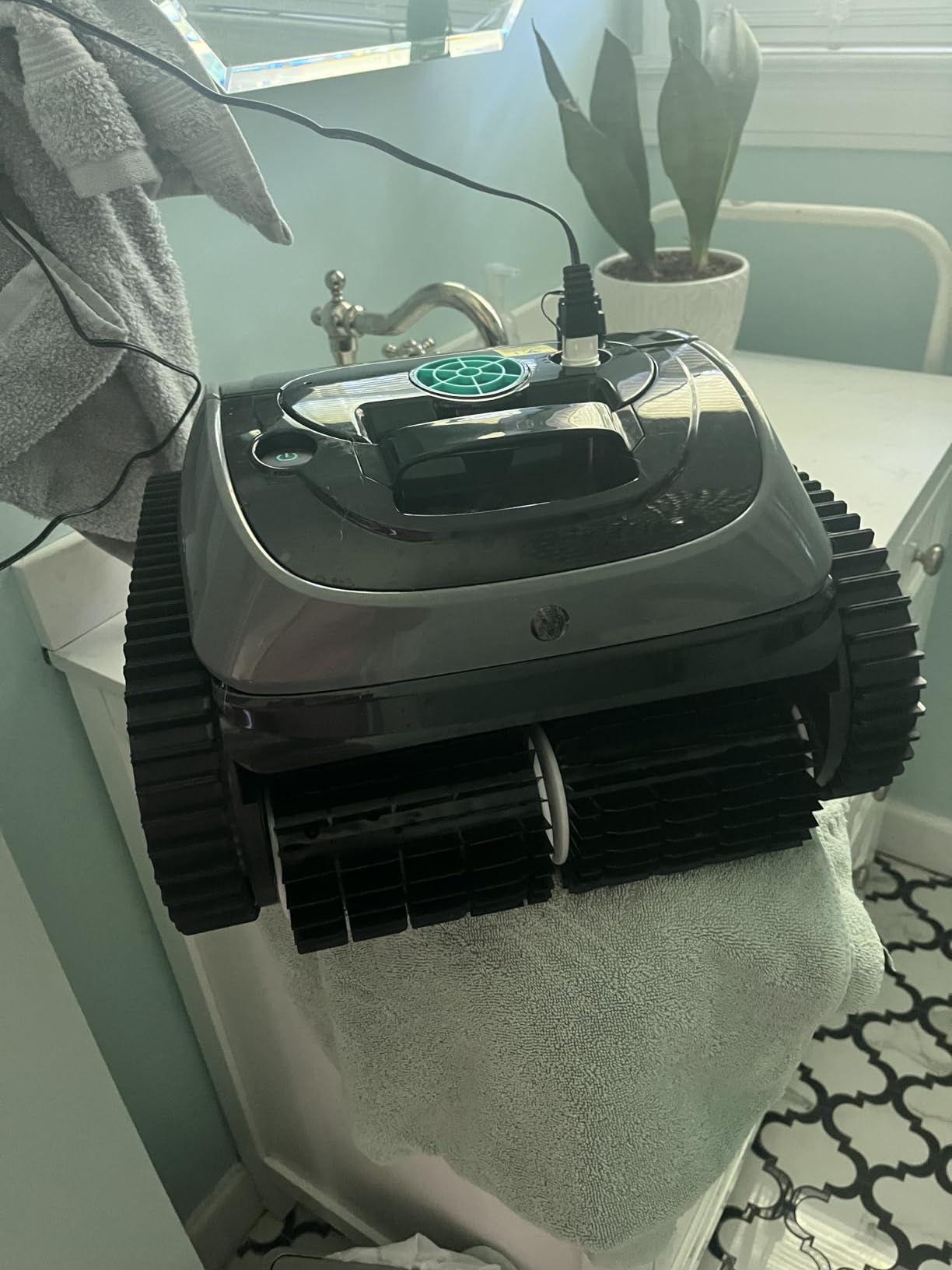 WYBOT C1 Cordless Robotic Pool Vacuum for Inground Pools, Professional | 4-in-1 Robotic Pool Cleaner for Above Ground Pool, 160 Mins Runtime, APP Control, Smart Navigation with Powerful Suction customer photo 2