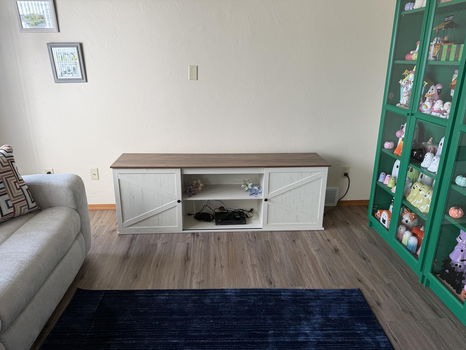VASAGLE Farmhouse TV Stand for TVs up to 65 Inches, Entertainment Center with Storage Cabinets and Sliding Barn Doors, Media Console Table for Living Room, Honey Brown ULTV535K101 customer photo 1
