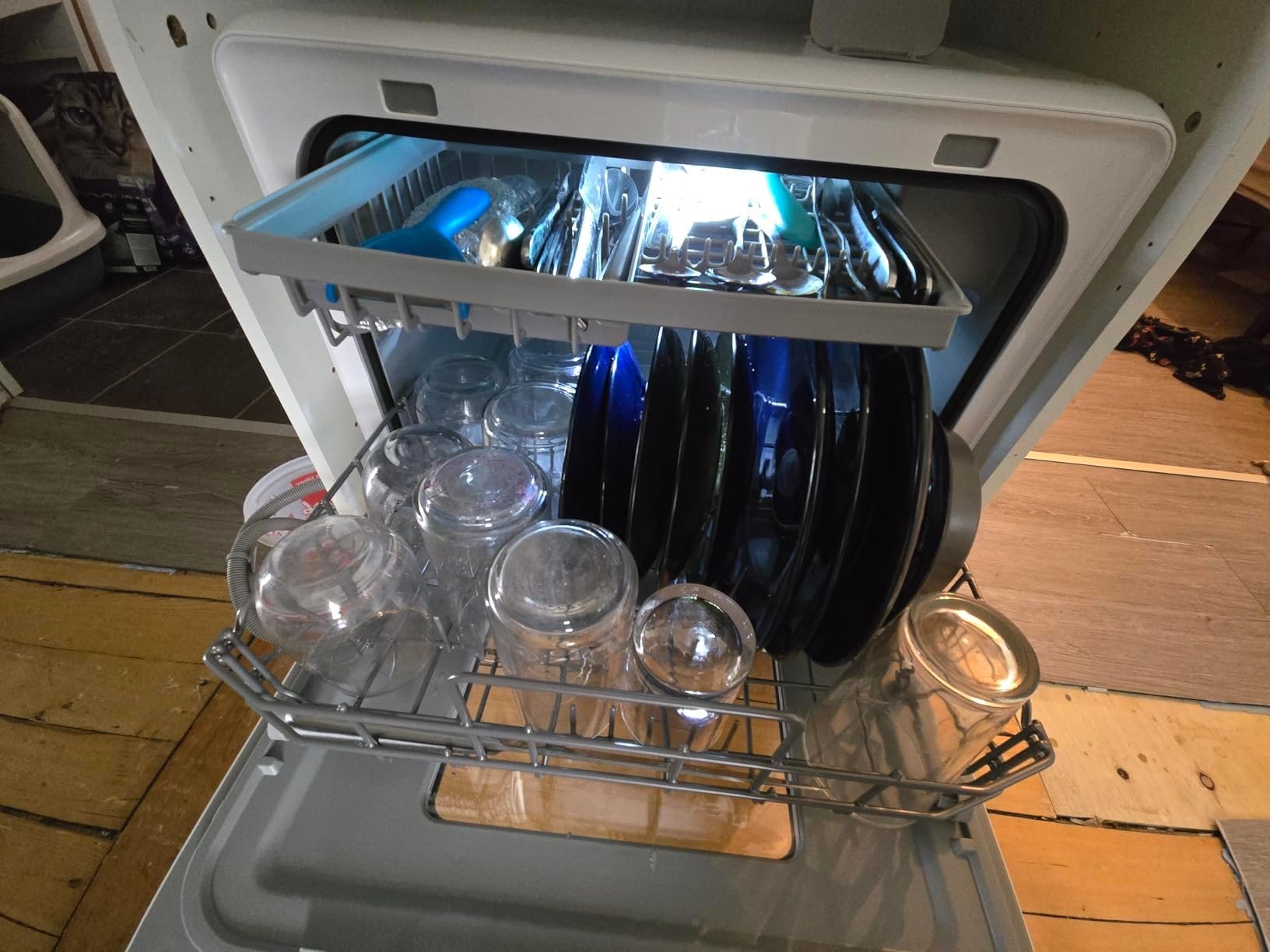 AIRMSEN Large Slim Countertop Dishwasher, Built-in Water Tank, No Hookup Needed, Heated Drying & 72H Air Refresh, 12H Delay Start, Built-in Water Softener, 3 Spray Arms & 2-Level Rack customer photo 2