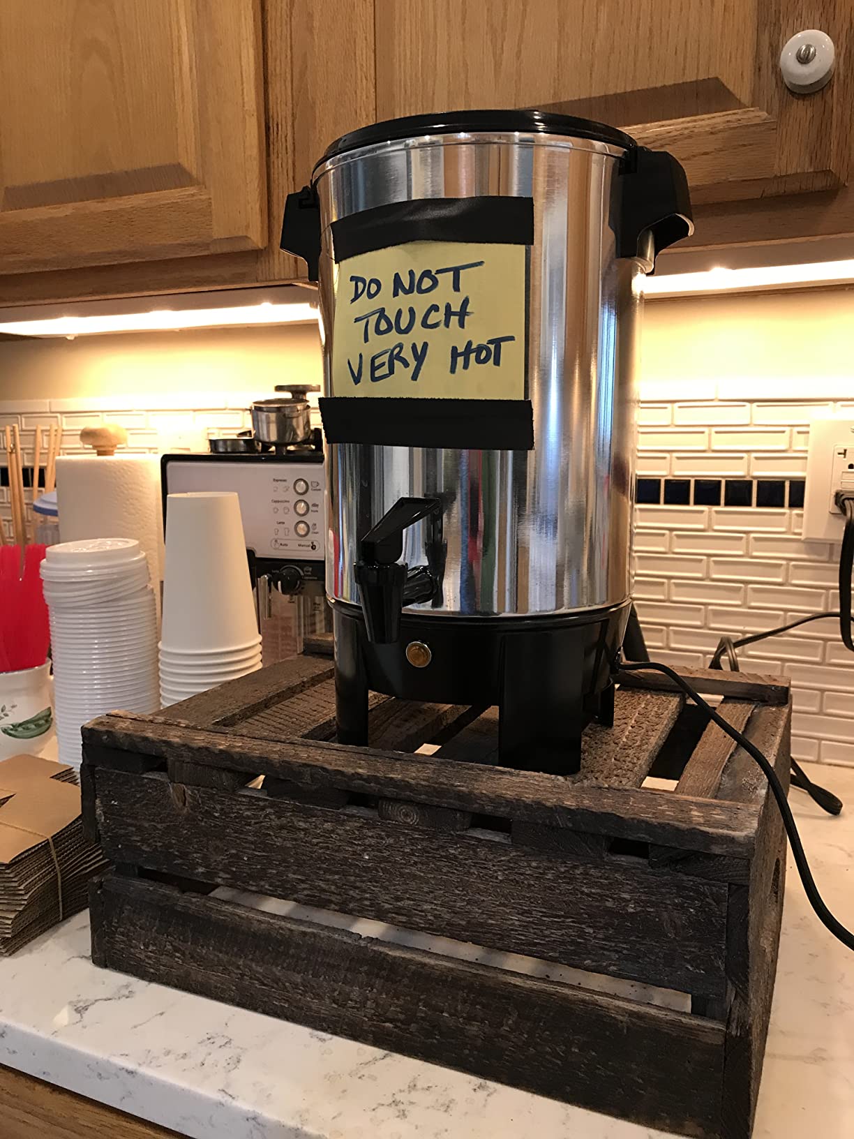 West Bend Commercial Coffee Urn Highly-Polished Aluminum NSF Approved Features Automatic Temperature Control Large Capacity with Cup Per Minute Brewing and Easy Clean Up, 100-Cup, Silver customer photo 1