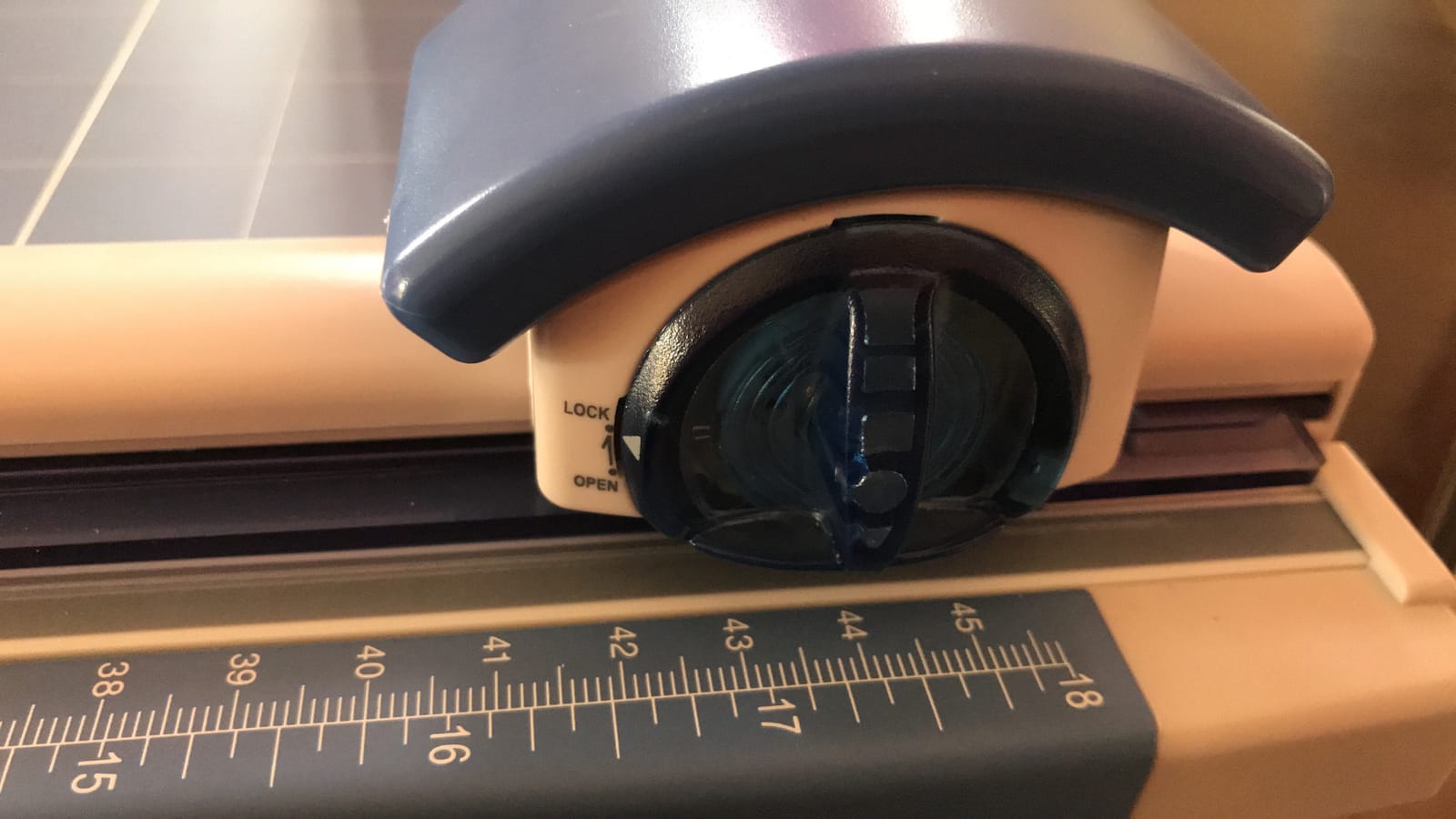 Carl Manufacturing 12200 Rotary Trimmer 12-Inch 10 Sht Cap. 10-1/4-Inch x12-Inch x3/4-Inch GY customer photo 2