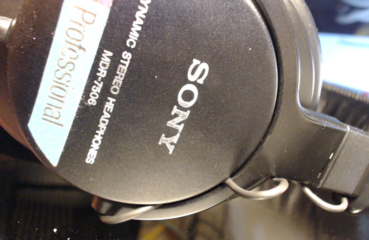 Sony MDR7506 Professional Large Diaphragm Headphone customer photo 1