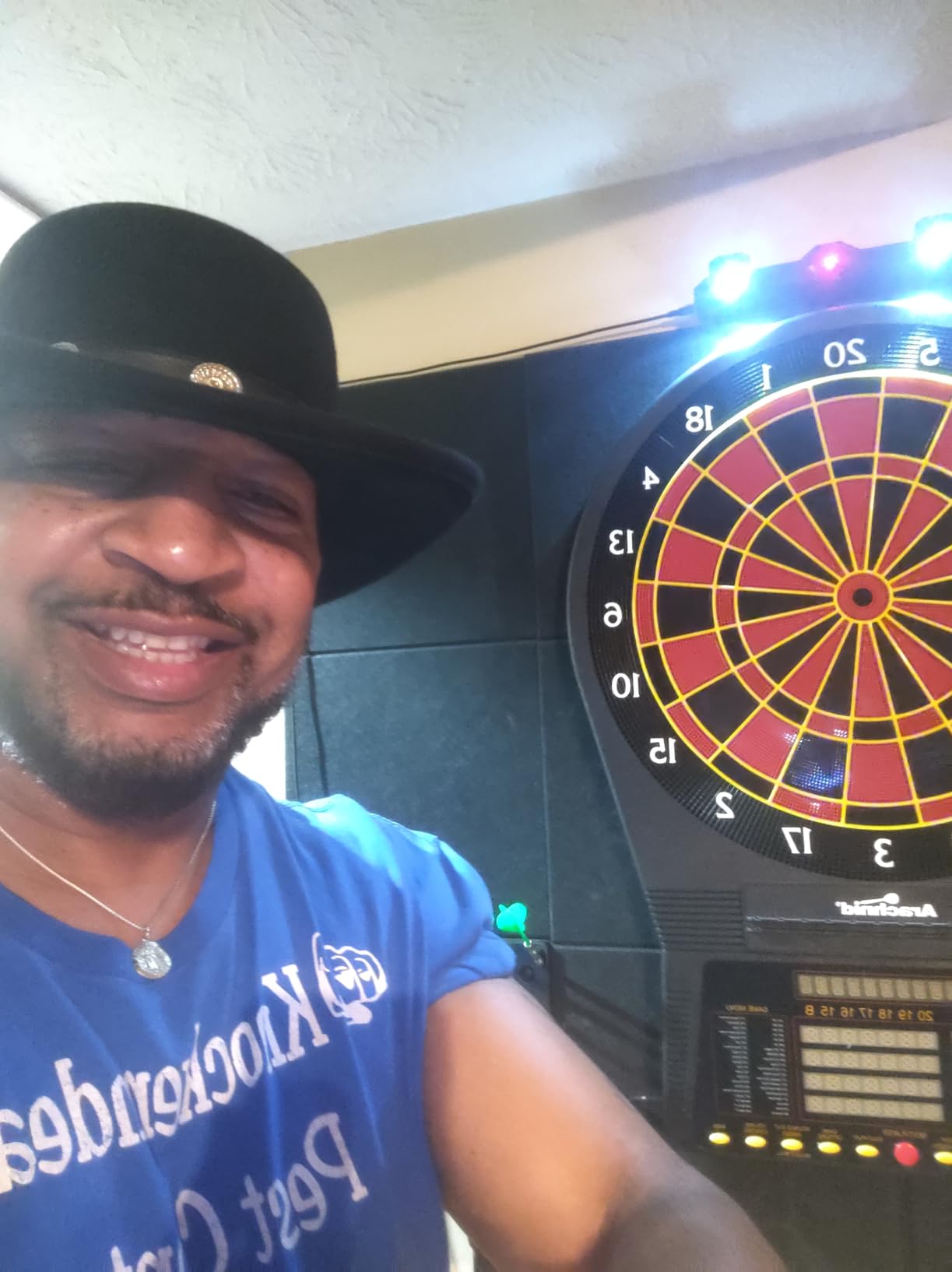 Arachnid Cricket Pro Tournament-Quality Electronic Dartboard up to 40 Games and 315 Variations (Including Popular Cricket Modes) customer photo 2