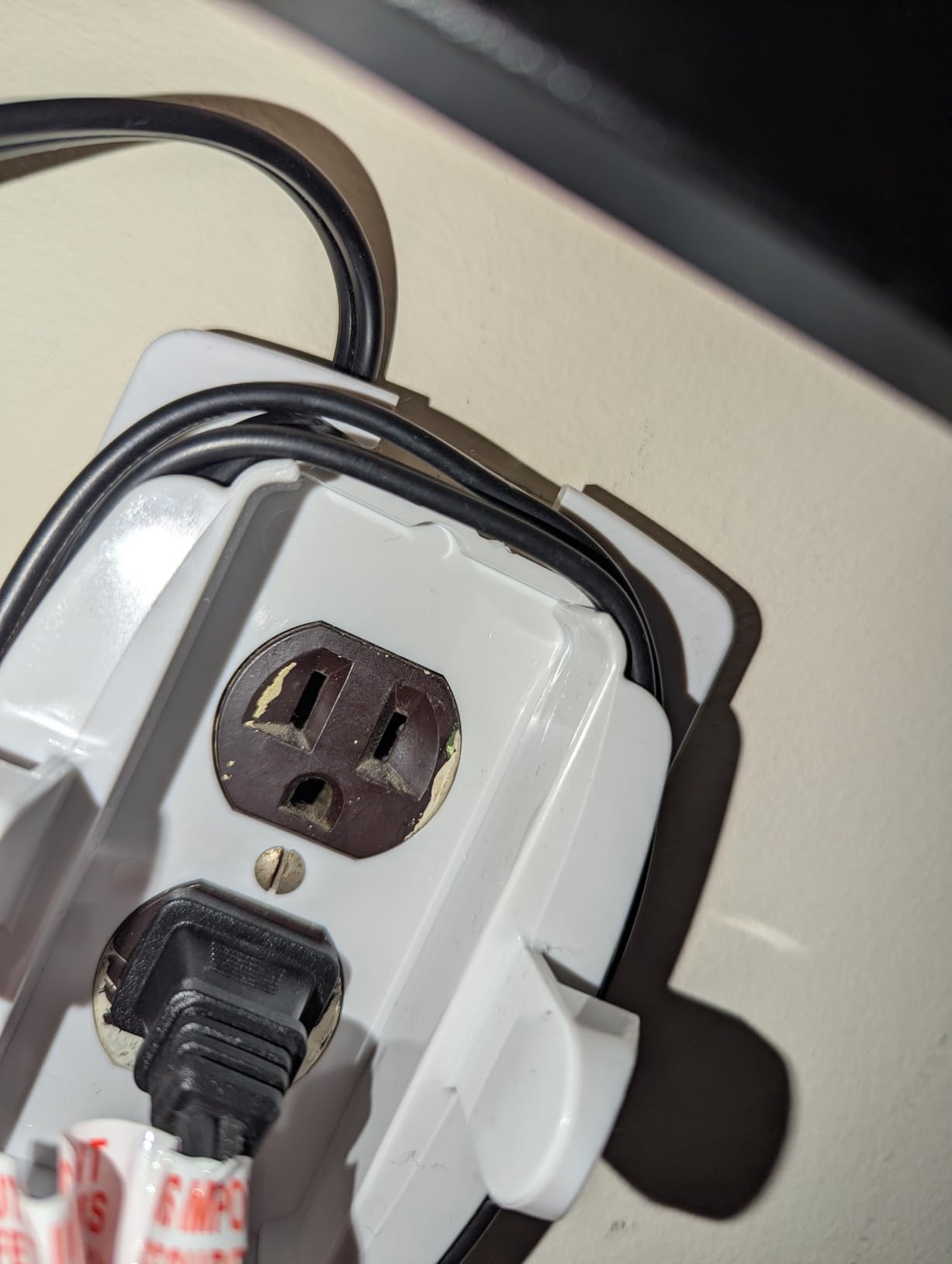 Safety 1st Outlet Cover with Cord Shortener for Baby Proofing customer photo 1
