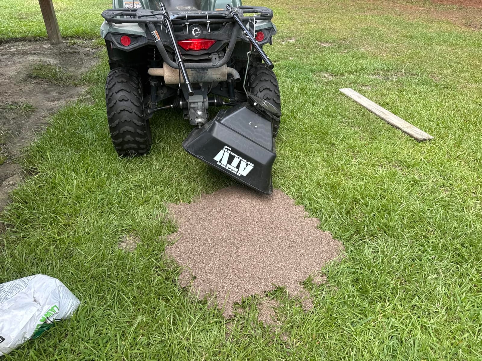 Buyers Products ATVS100 100 lb ATV Rear Rack Mount Broadcast Spreader customer photo 2