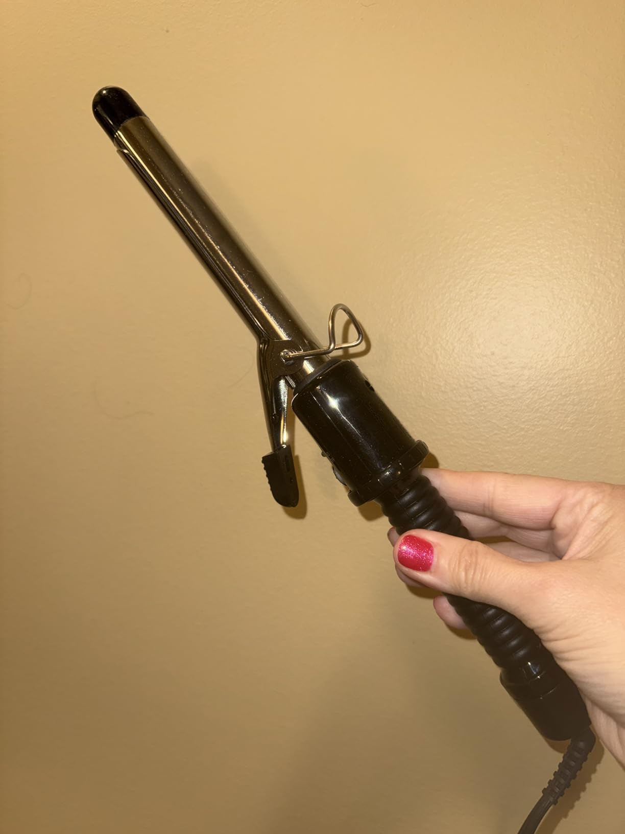 Conair Curling Iron​, Short to Medium Hair, 3/4-in. Barrel, Black/Silver customer photo 1