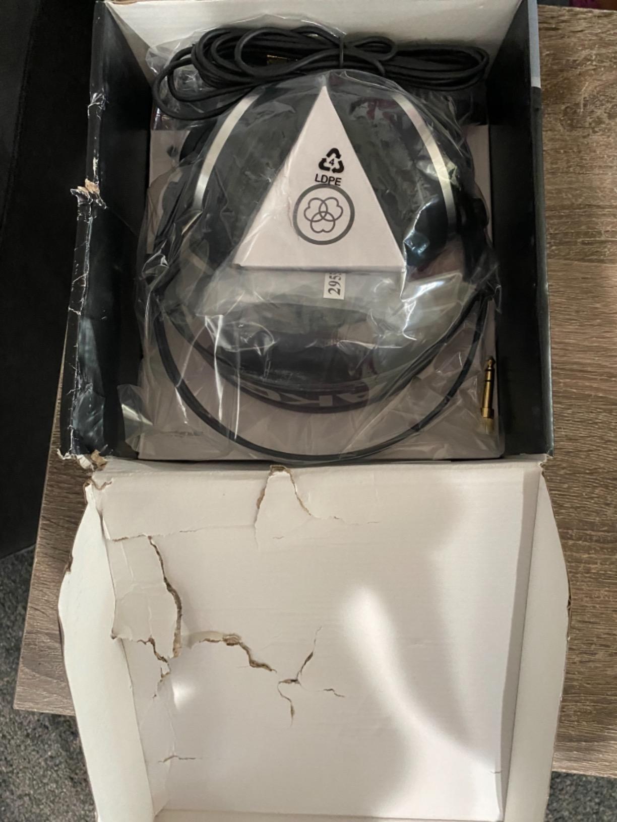 AKG Pro Audio K271 MKII Over-Ear, Closed-Back, Professional Studio Headphones, Black (2470X00190) customer photo 1