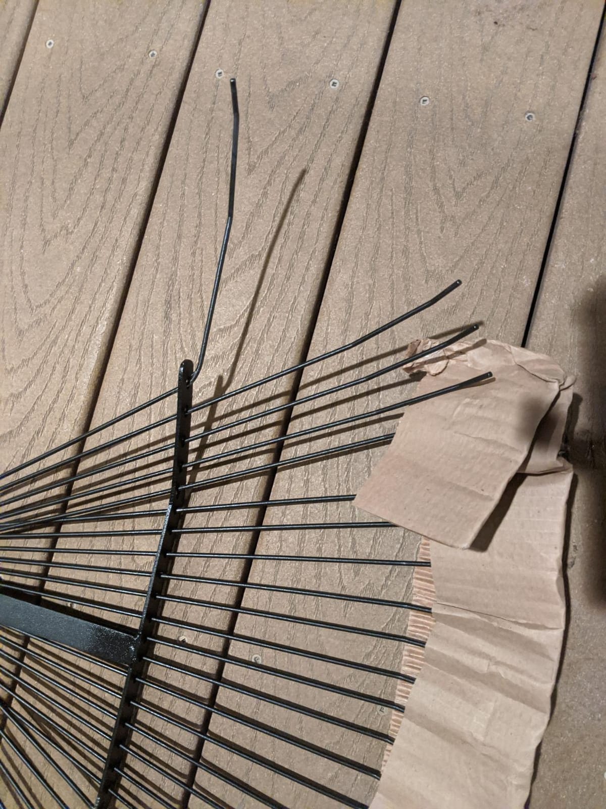 Bully Tools 24-Tine Thatching Garden Rake for Leaves | Heavy Duty Metal Leaf Rake | Dethatching Large Leaves and Yard Debris, 23.5