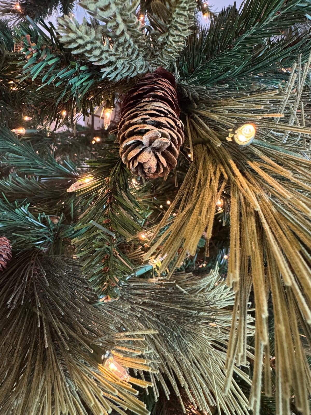 National Tree Company 7.5ft Pre-Lit Carolina Pine Artificial Christmas Tree customer photo 1