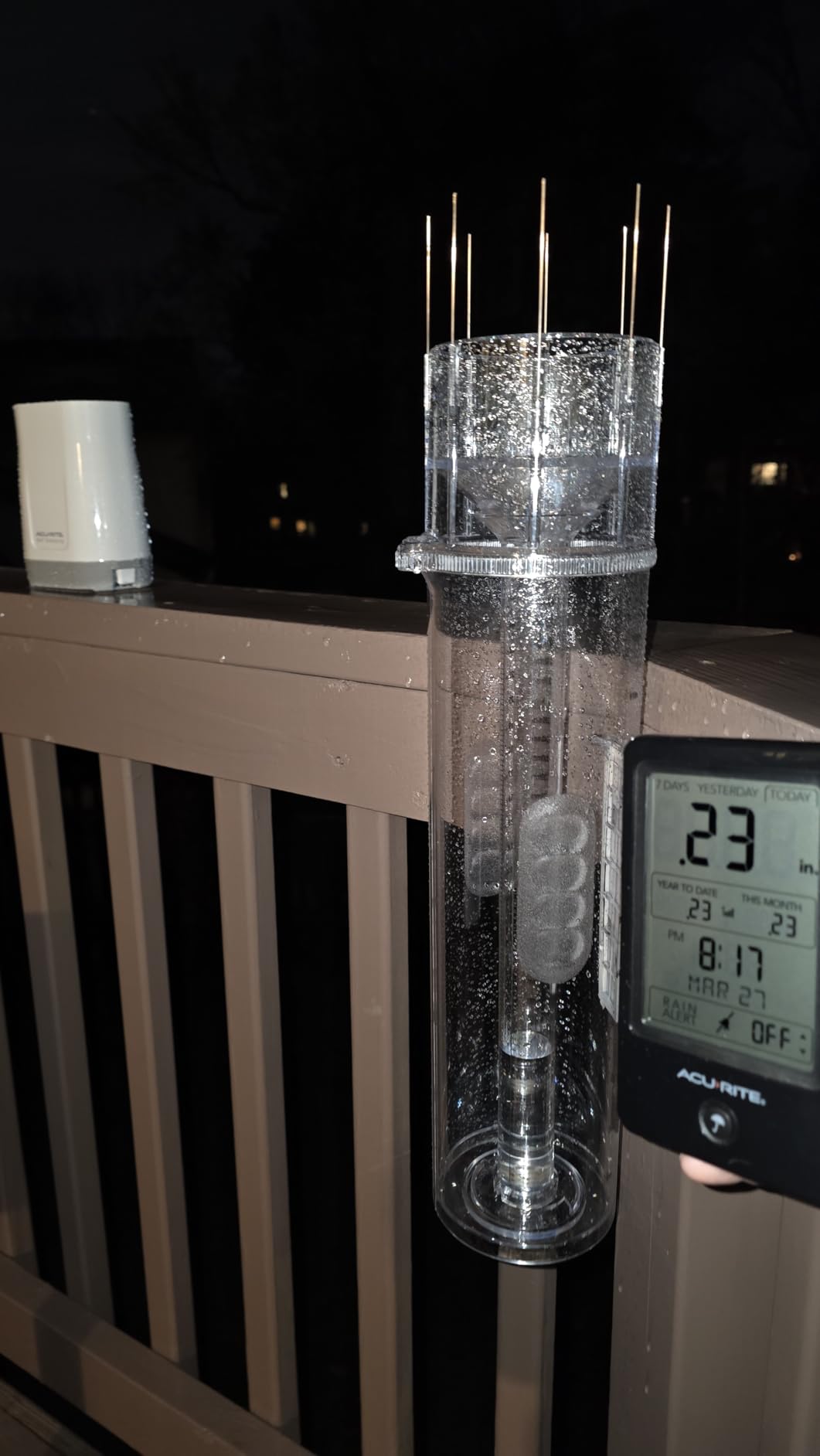 AcuRite Wireless Digital Rain Gauge with Self-Emptying Collector with Rainfall History, Alerts, and Current Date and Time (00899), Multicolor customer photo 2