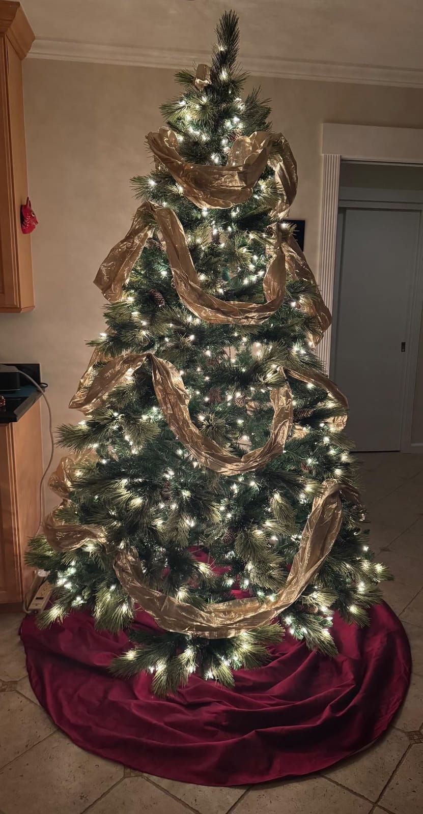 National Tree Company 6.5ft Pre-Lit Carolina Pine Artificial Christmas Tree customer photo 1