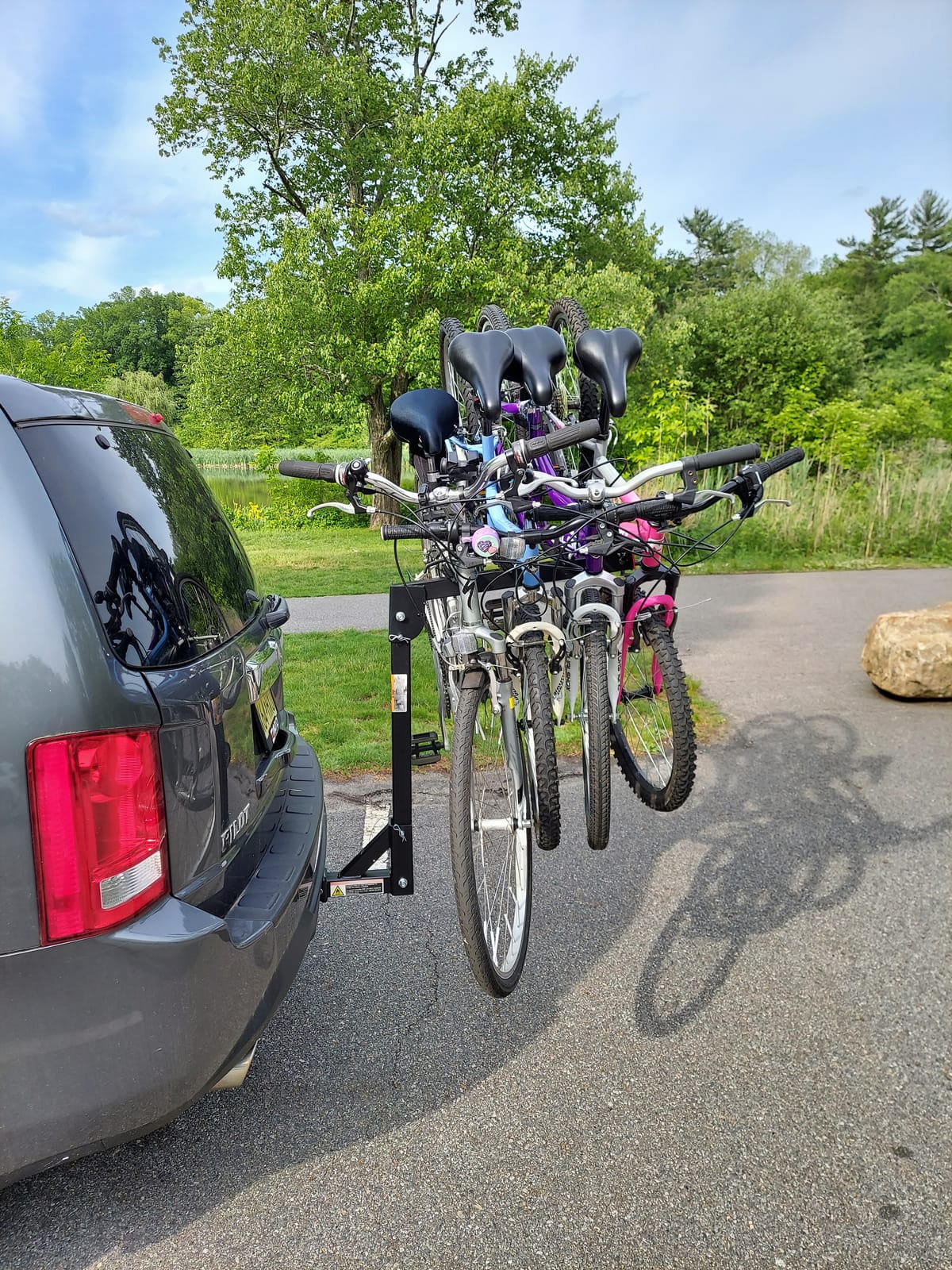 MaxxHaul Hitch Mount 4 Bike Rack 150 lb Capacity Heavy‑Duty Swing Down Design Fits Cars Trucks SUVs and Minivans with Safety Reflector Easy Install (70210) customer photo 1