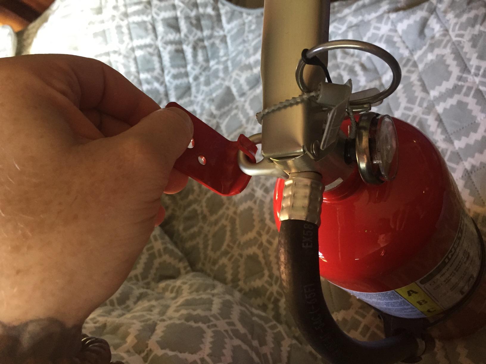 Amerex B402, 5 lb. ABC Dry Chemical Fire Extinguisher, with Wall Bracket customer photo 1