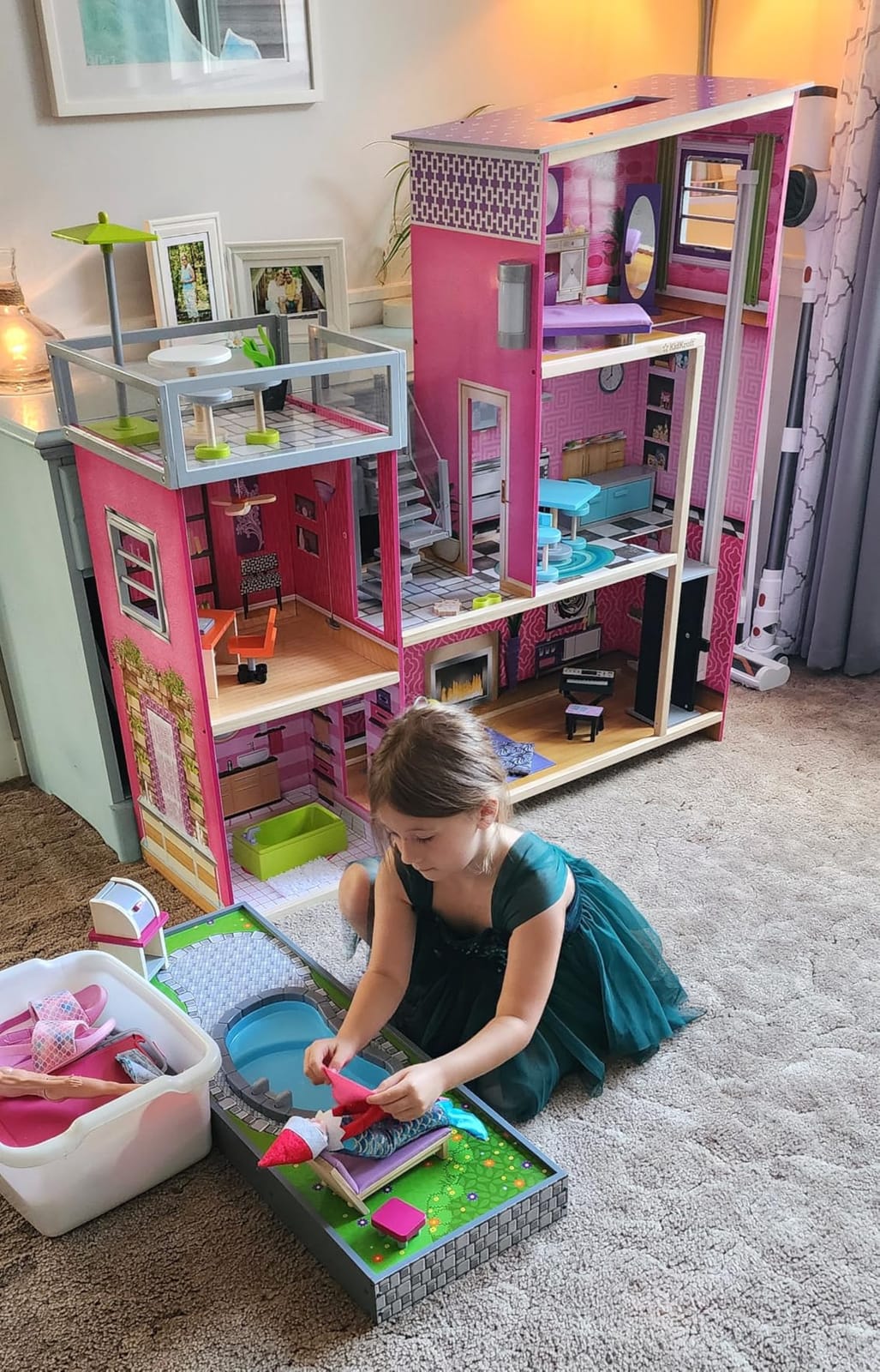 KidKraft Uptown Wooden Modern Dollhouse with Lights & Sounds, Pool and 36 Accessories customer photo 1
