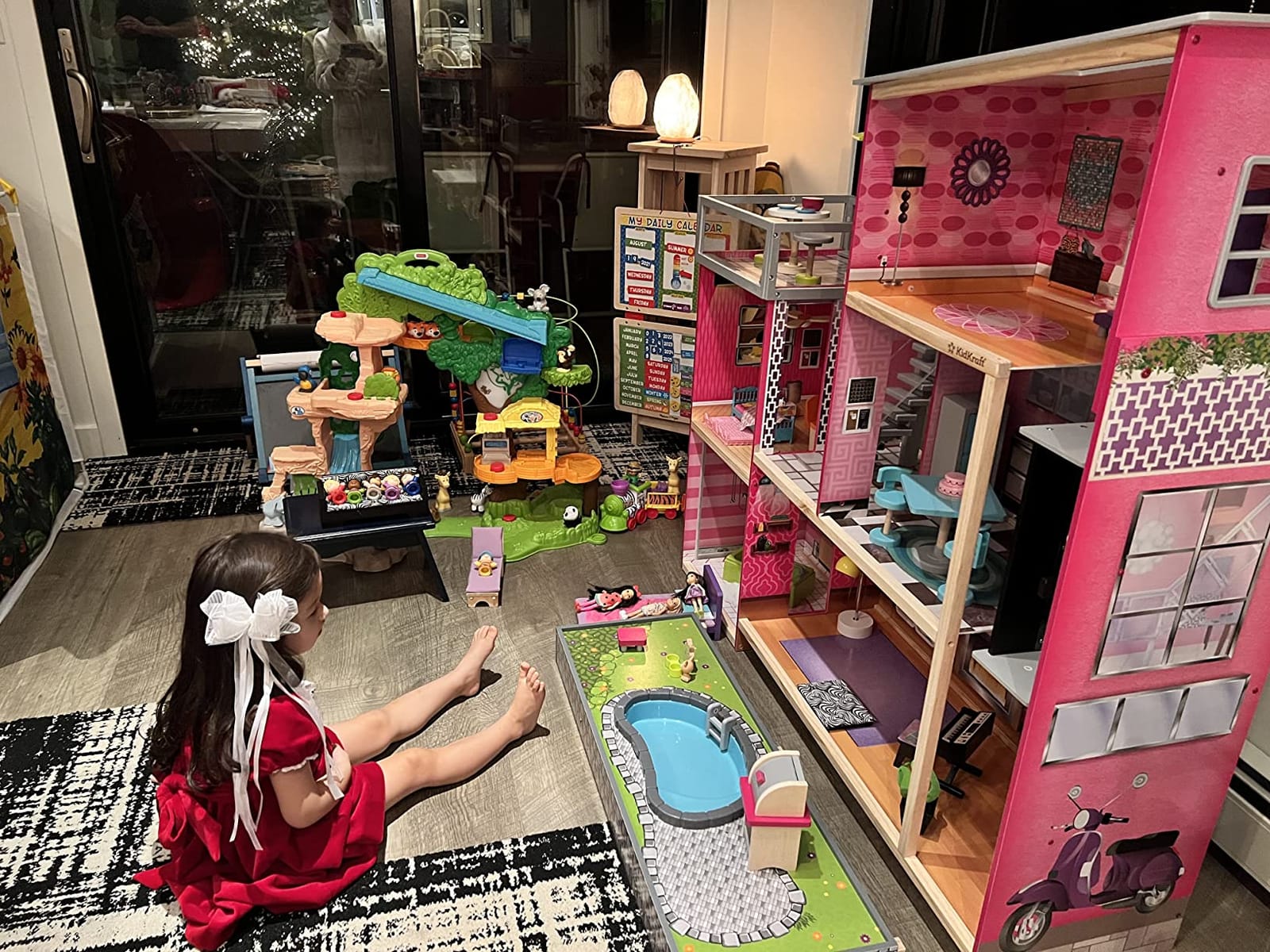 KidKraft Uptown Wooden Modern Dollhouse with Lights & Sounds, Pool and 36 Accessories customer photo 2
