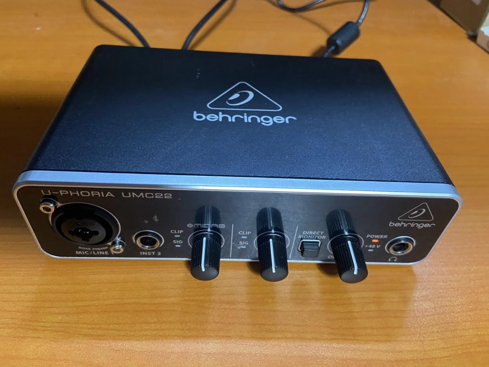 Behringer UMC22 Audiophile 2x2, 48 kHz USB Audio Interface with Midas Mic Preamplifier | For Recording Microphones and Instruments customer photo 2