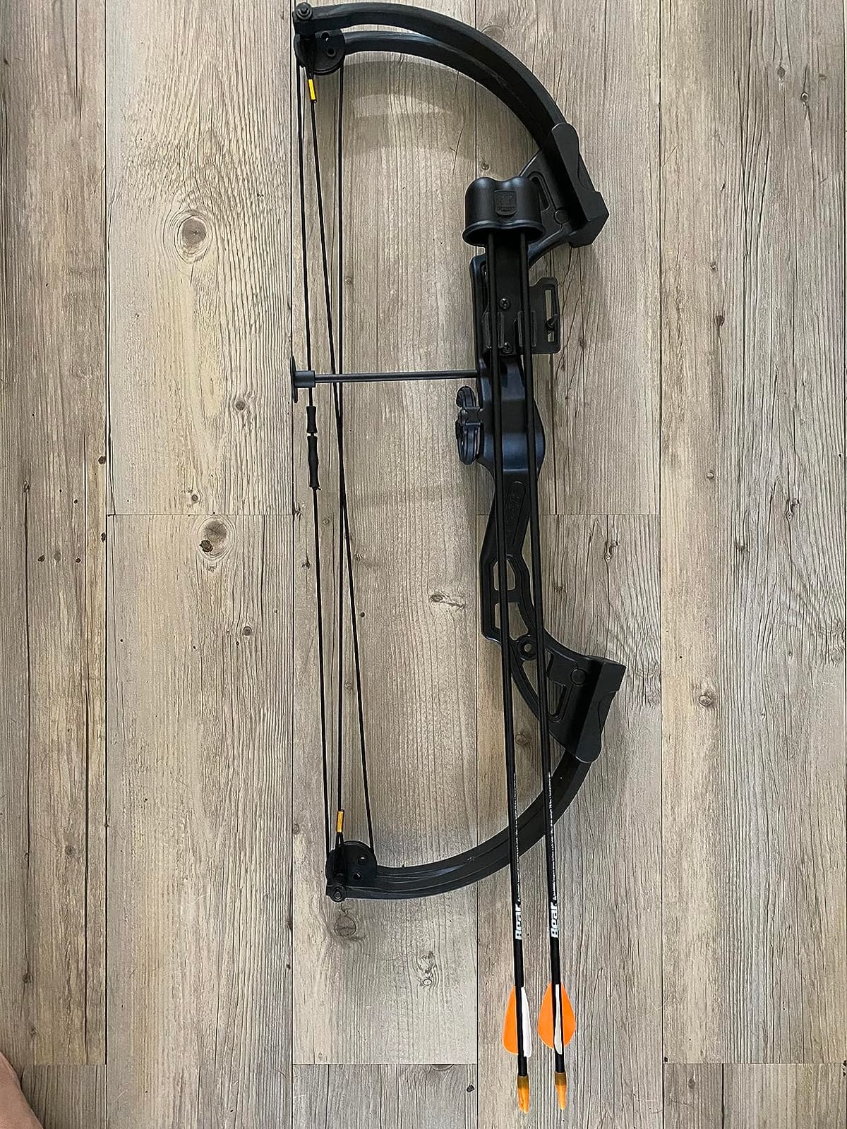 Bear Archery Brave Compound Youth Bow Set, Right Handed, Ages 8-12, Draw Weight up to 25lb, Draw Length up to 19.5