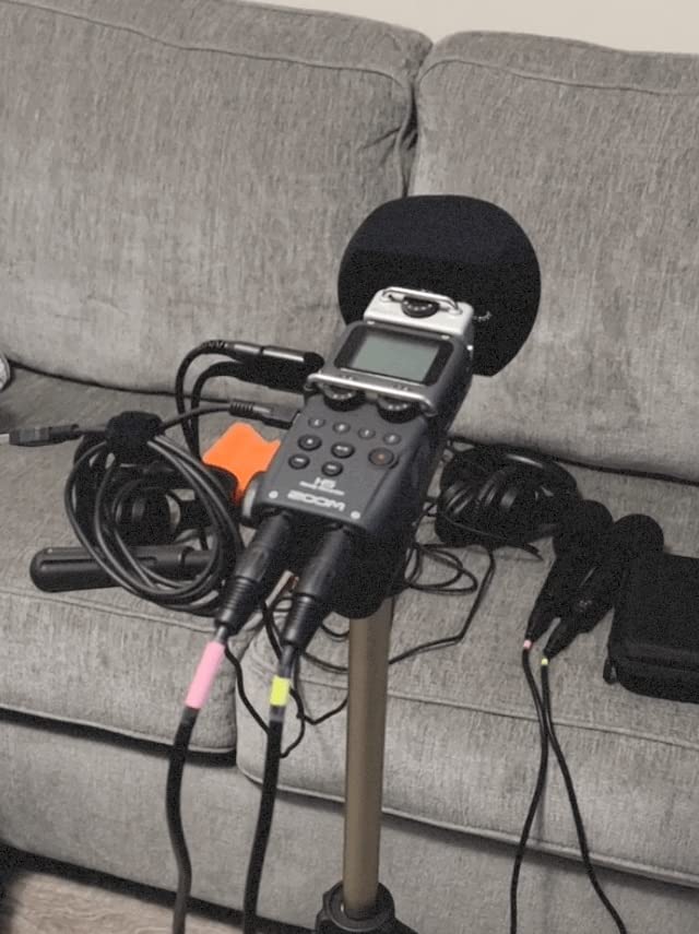 Zoom H5 4-Track Handheld Recorder for Filmmakers & Musicians customer photo 1