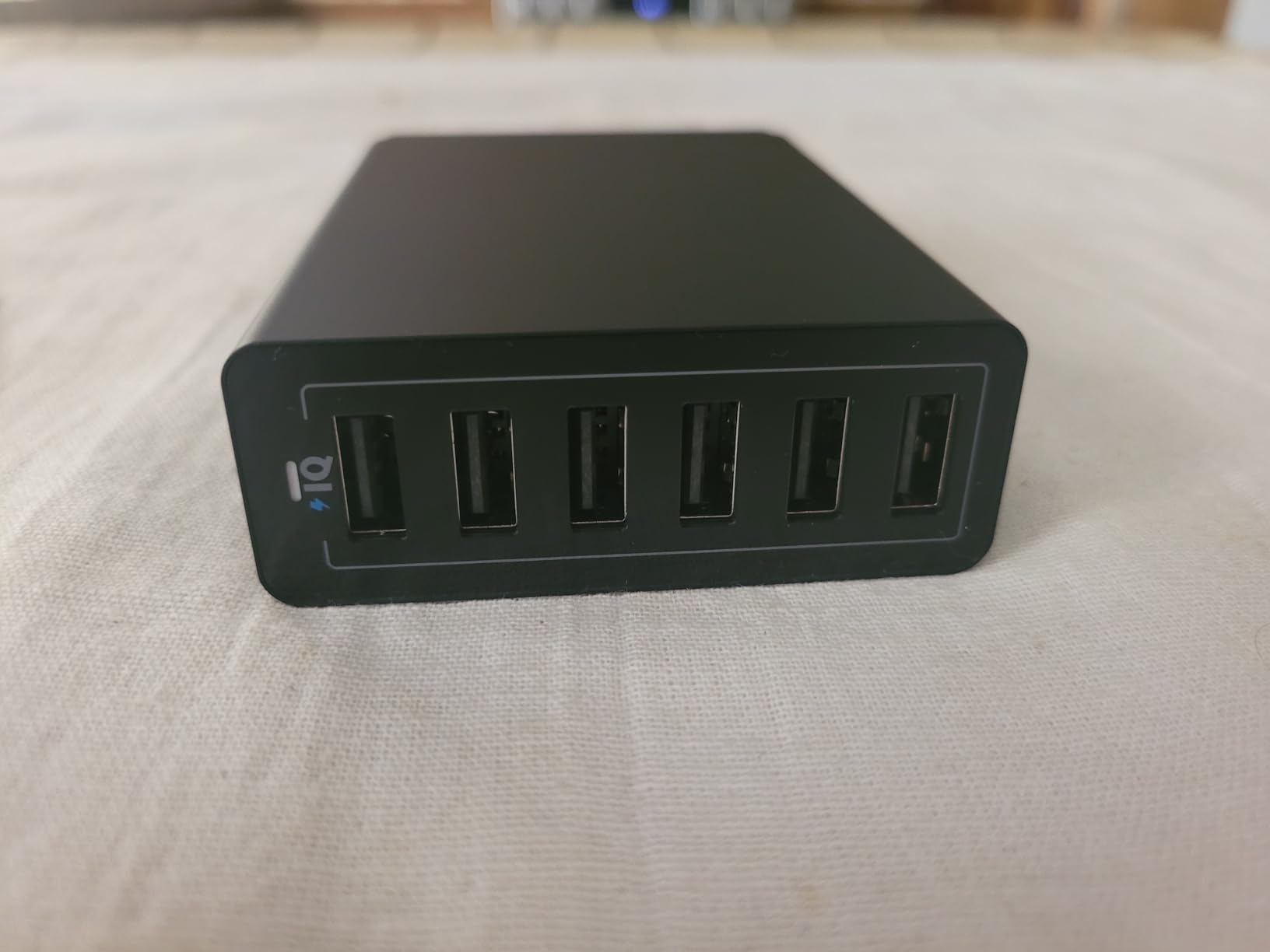 Anker Desktop Charger, 60W 6 Port USB Multiple Charging Hub customer photo 2