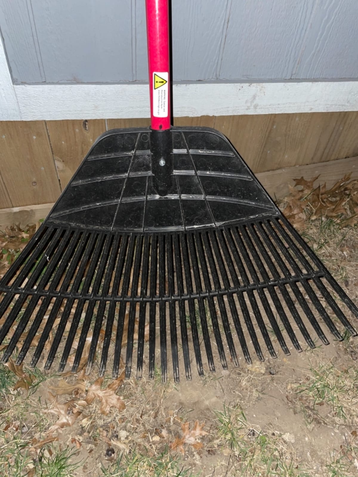 Bully Tools 26-32 Lightweight Polypropylene Tine Leaf Rake, 30