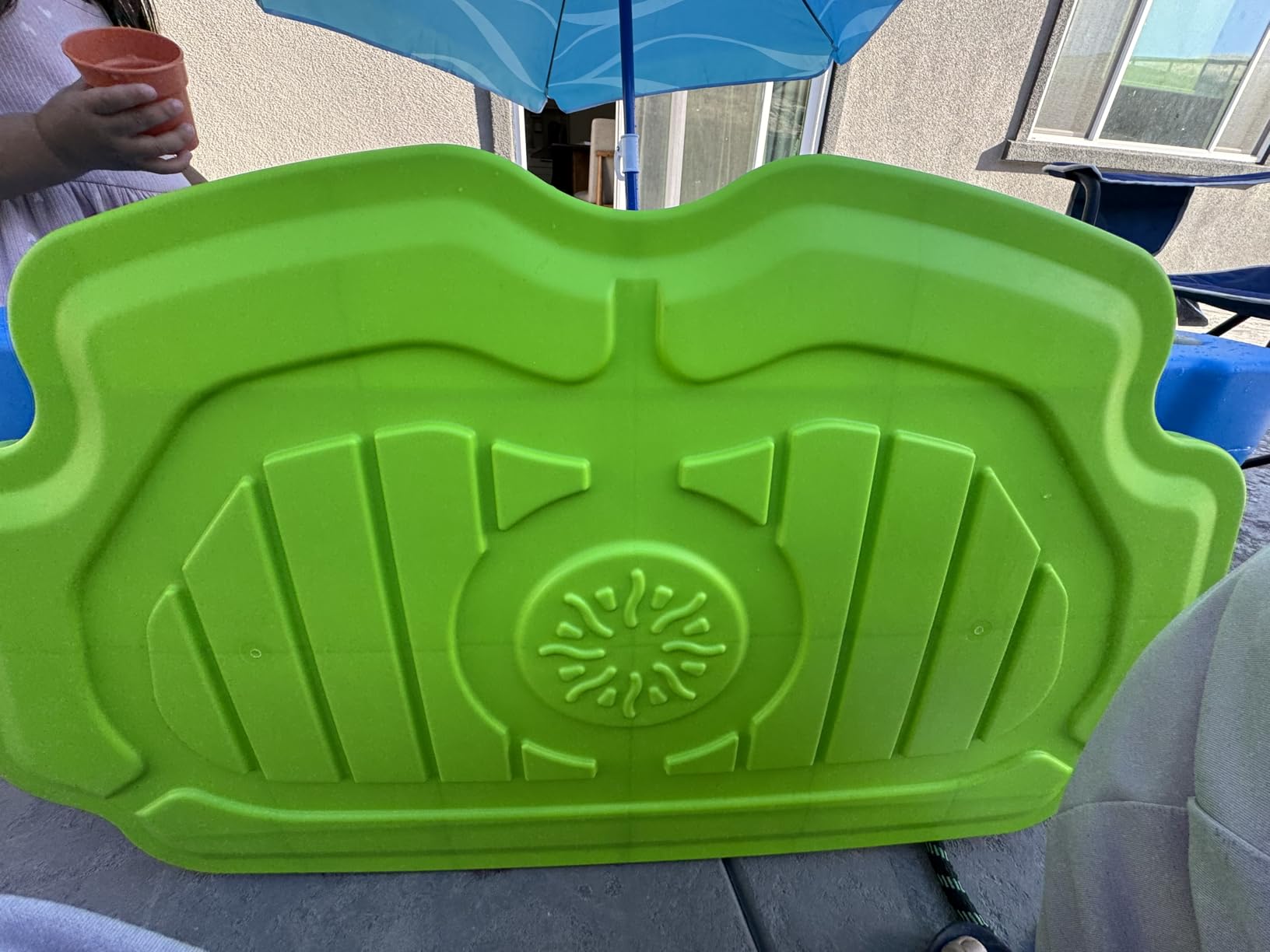 Step2 Cascading Cove Sand and Water Table, Kids Activity Sensory Playset, Comes with Umbrella, Summer Outdoor Toys, 7 Piece Toy Accessories, For Toddlers 1.5+ Years Old customer photo 2