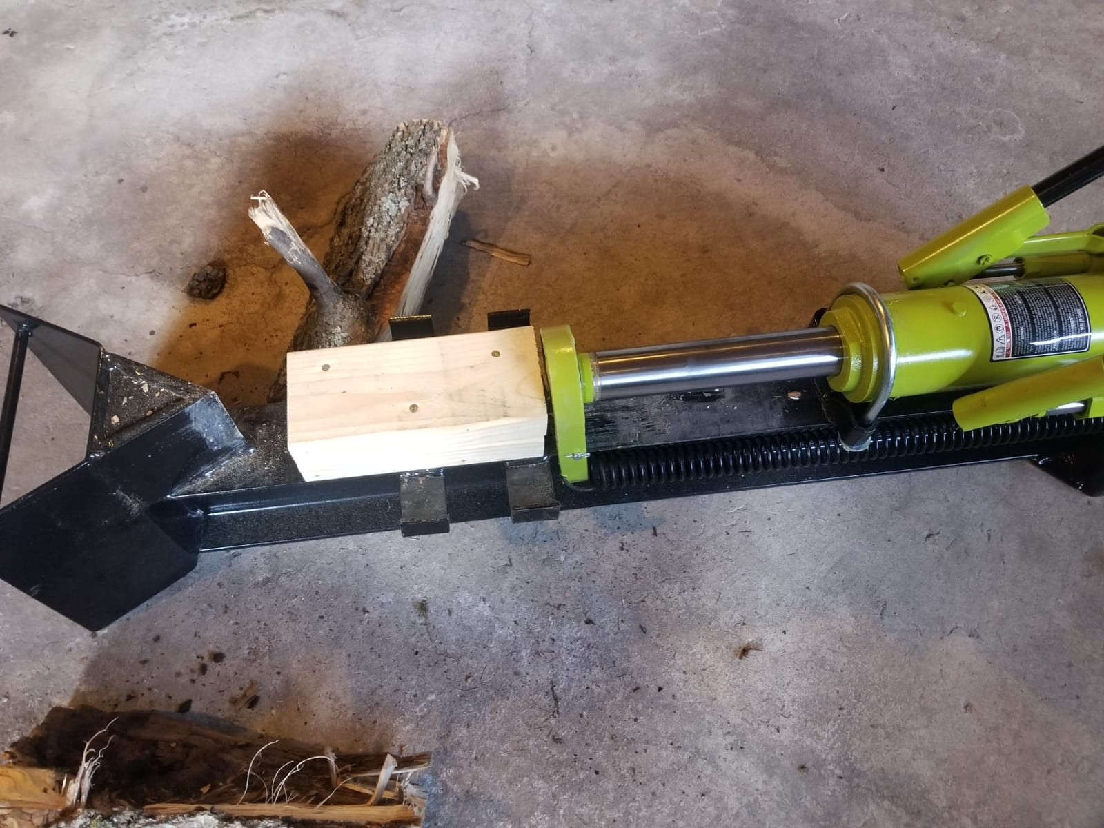 Sun Joe Cordless Manual Hydraulic Log Splitter, 10 Ton Capacity, LJ10M customer photo 1