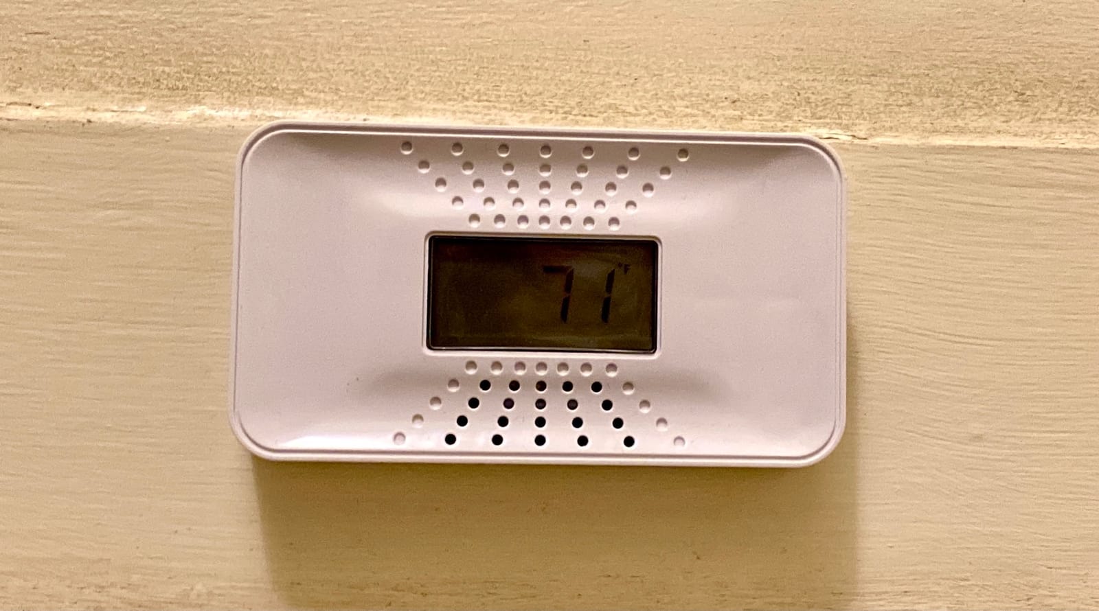 First Alert CO710 Carbon Monoxide Detector with 10-Year Battery and Digital Temperature Display customer photo 1