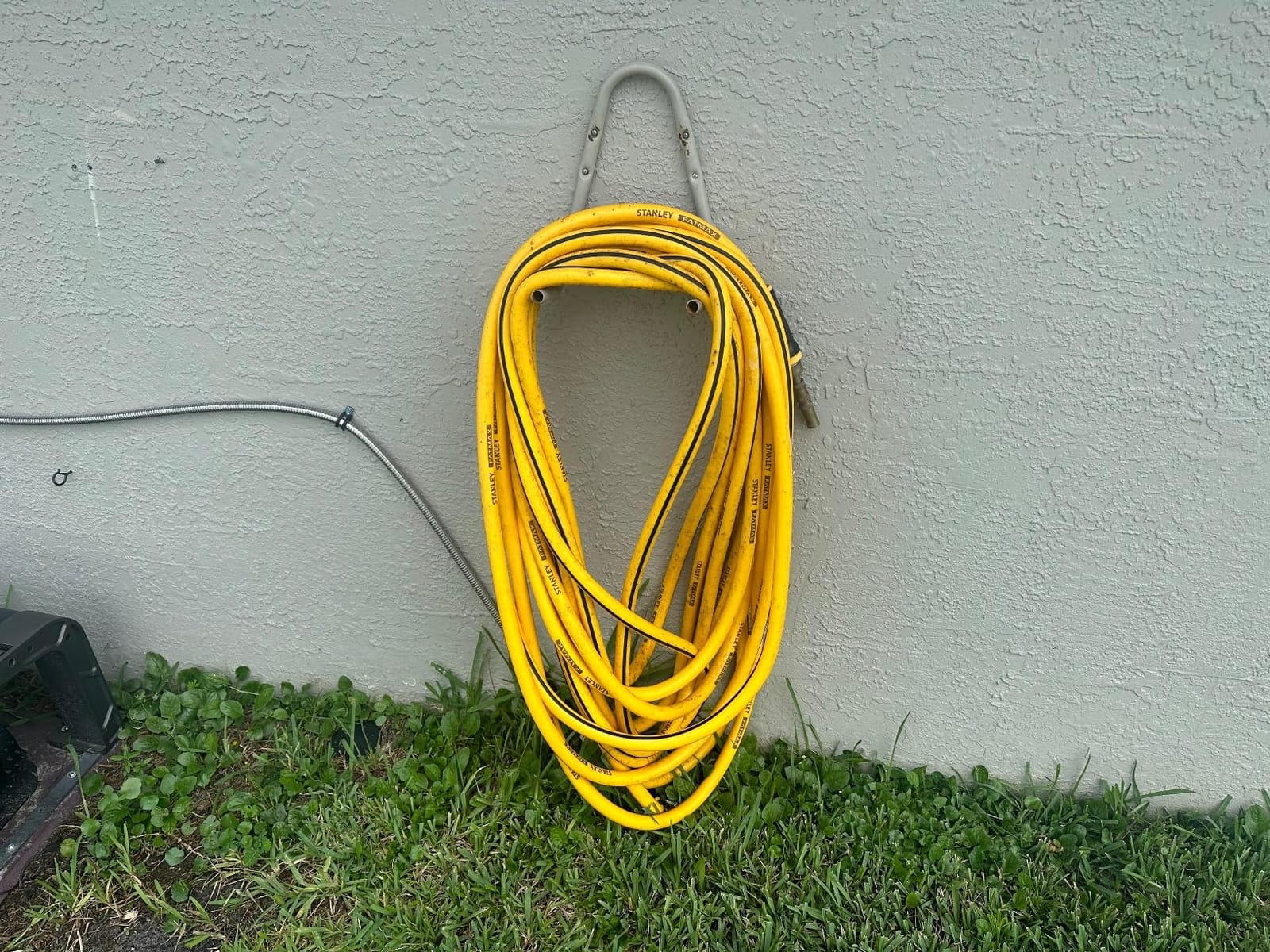 Stanley FATMAX Professional Grade Garden Hose, 50 Feet x 5/8 Inch, Yellow, 500 PSI customer photo 2