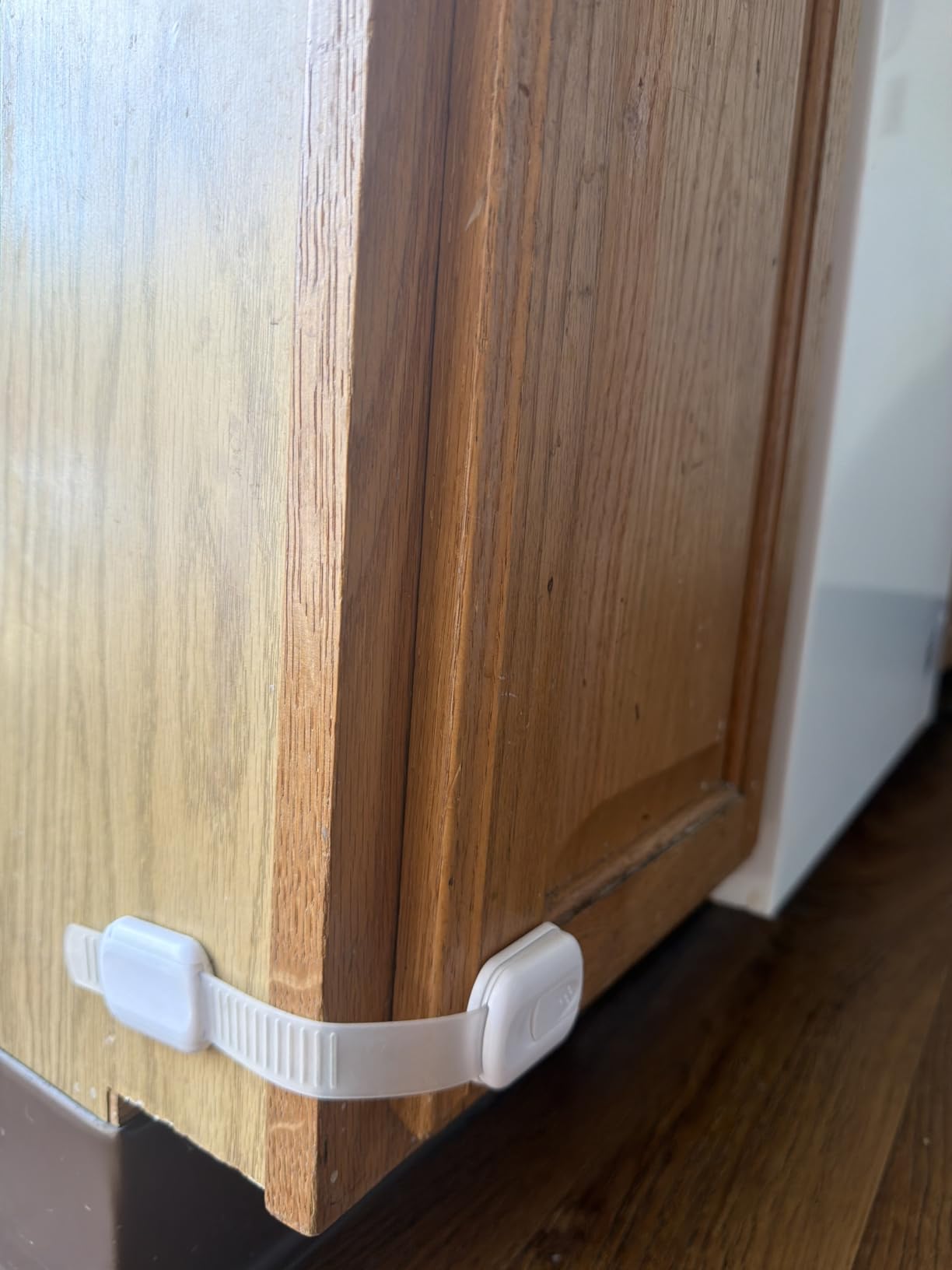 Child Safety Strap Locks (10 Pack) Baby Locks for Cabinets and Drawers, Toilet, Fridge & More. 3M Adhesive Pads. Easy Installation, No Drilling Required, White customer photo 2