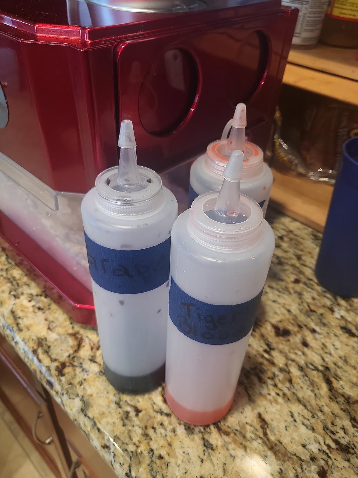 Cuisinart Snow Cone Machine, 90 W Motor, Interlock Safety, 4 Reusable Cones, Compact Design, Countertop, Red customer photo 2