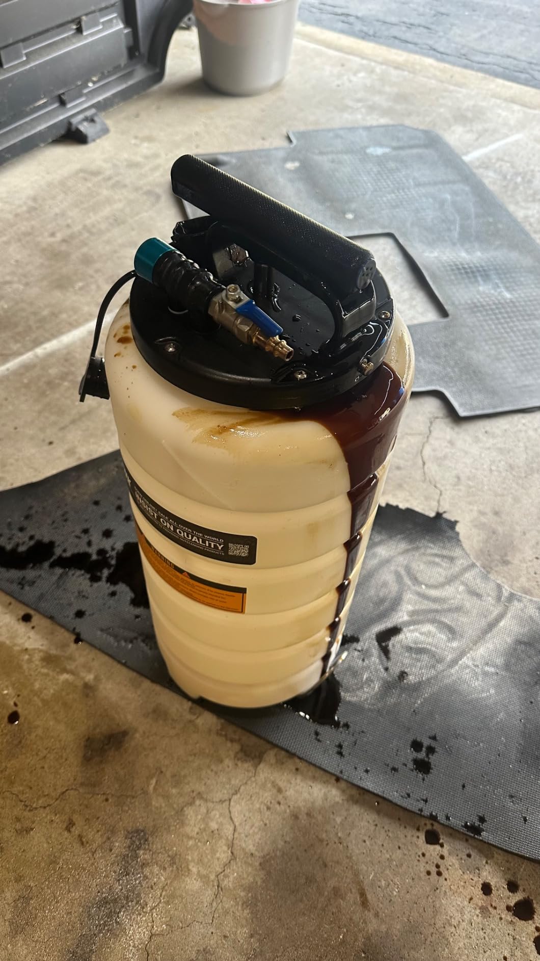 EWK 15L Pneumatic/Manual Oil Extractor Pump customer photo 1